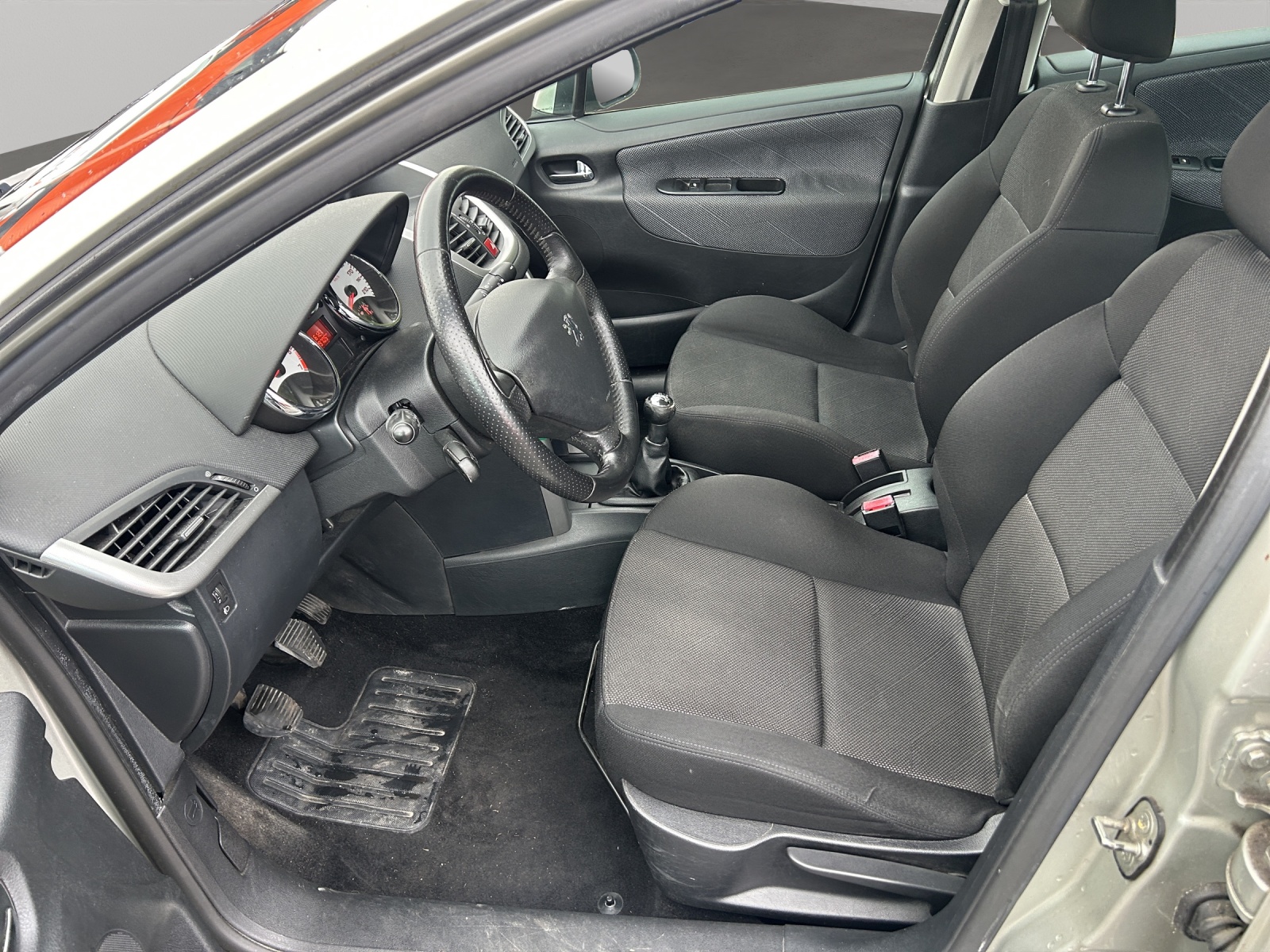 PEUGEOT 207 1.6 16V Sport Pack-image-9