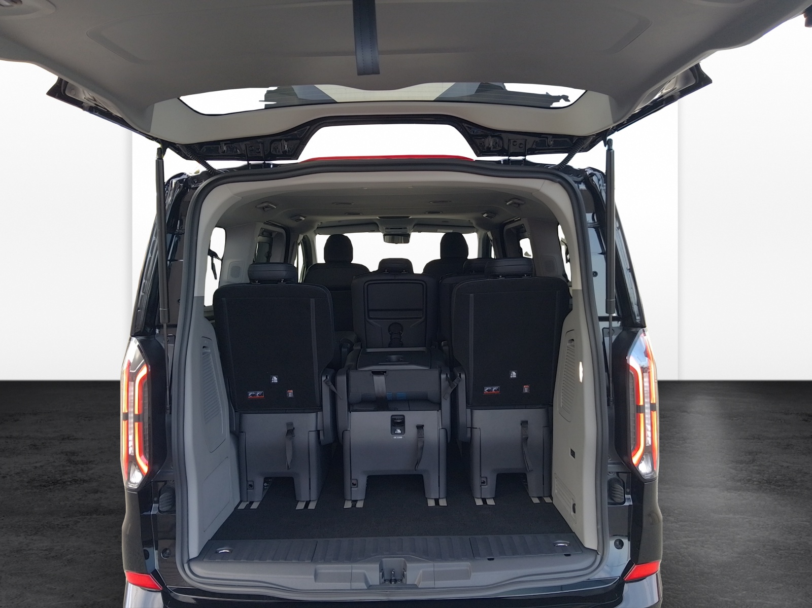 FORD Tourneo Custom Bus 320 L1 2.0 EcoBlue 170 Sport 4x4-image-13