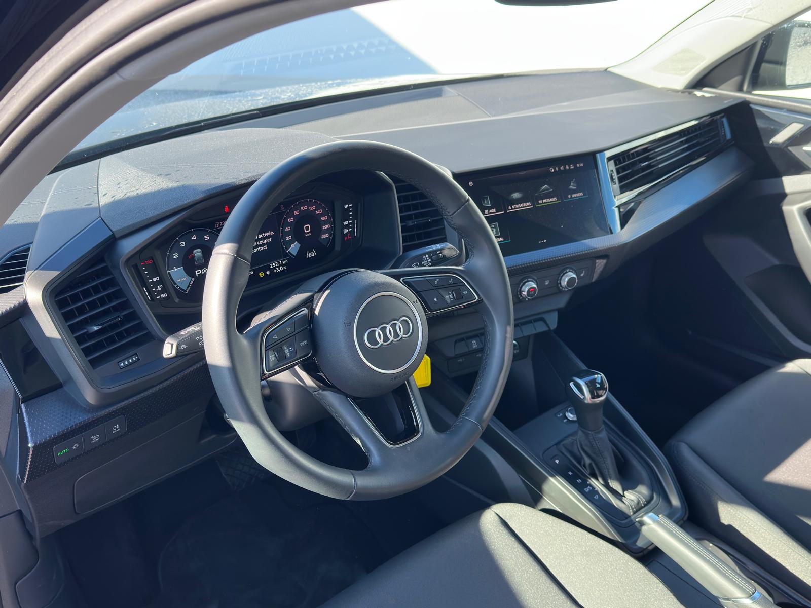 AUDI A1 Sportback 30 TFSI Attraction S-tronic-image-5