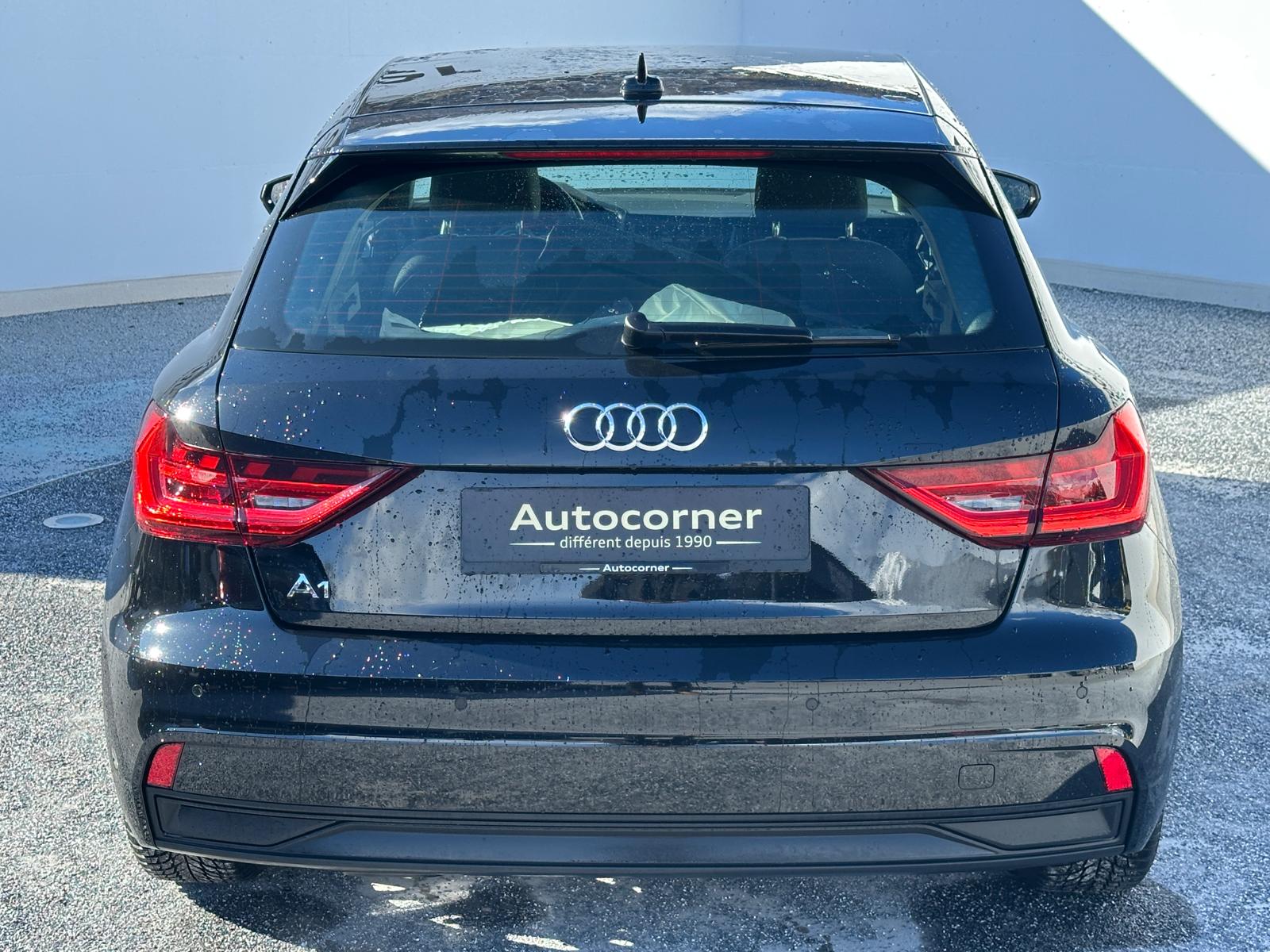 AUDI A1 Sportback 30 TFSI Attraction S-tronic-image-4