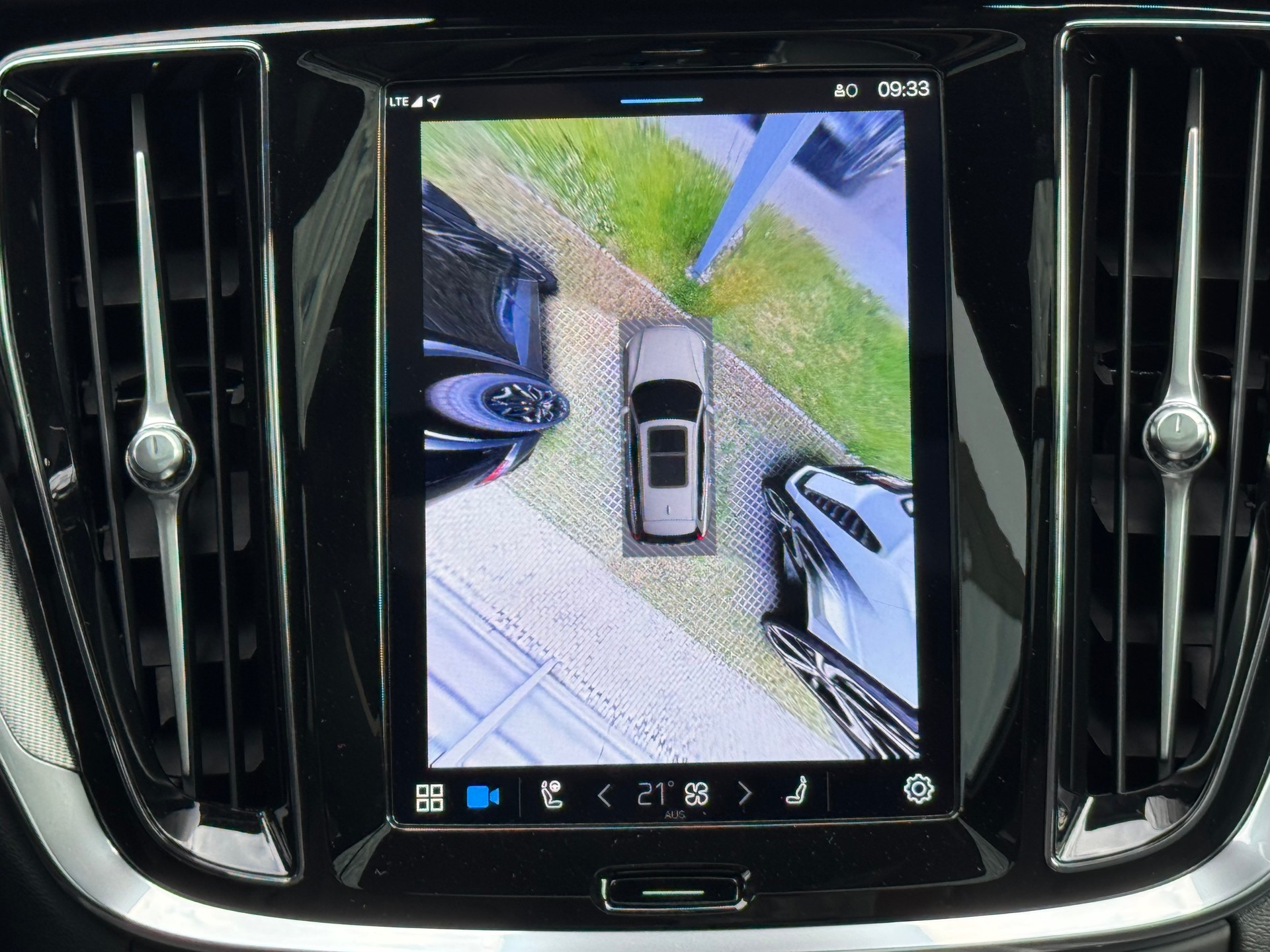VOLVO V60 B4 MHD Ultra Dark DCT-image-19