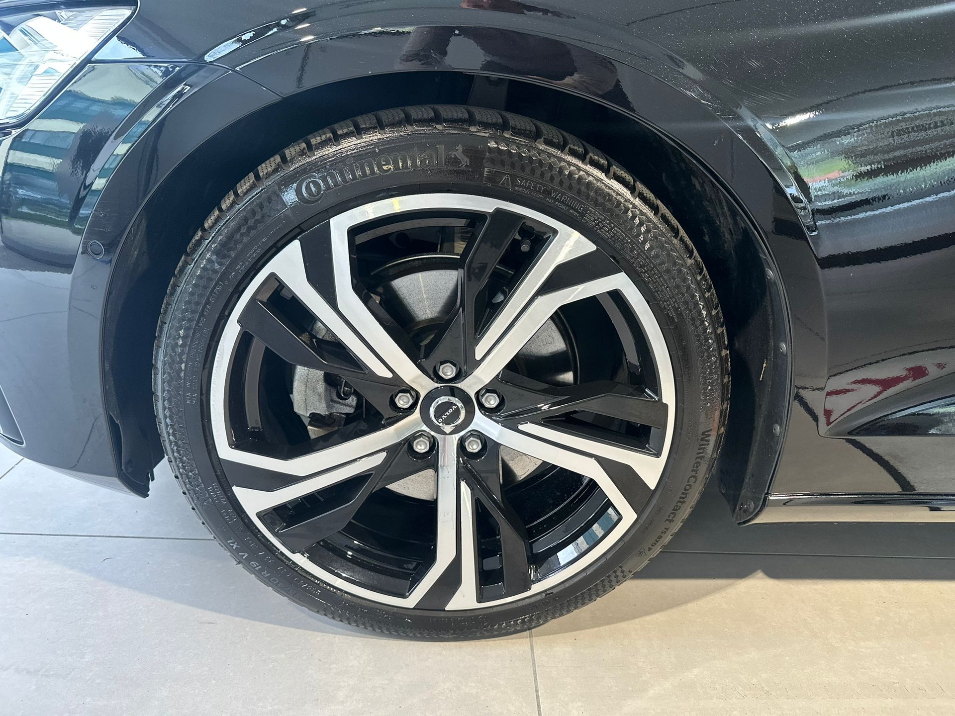 VOLVO V60 B4 MHD Ultra Dark DCT-image-23