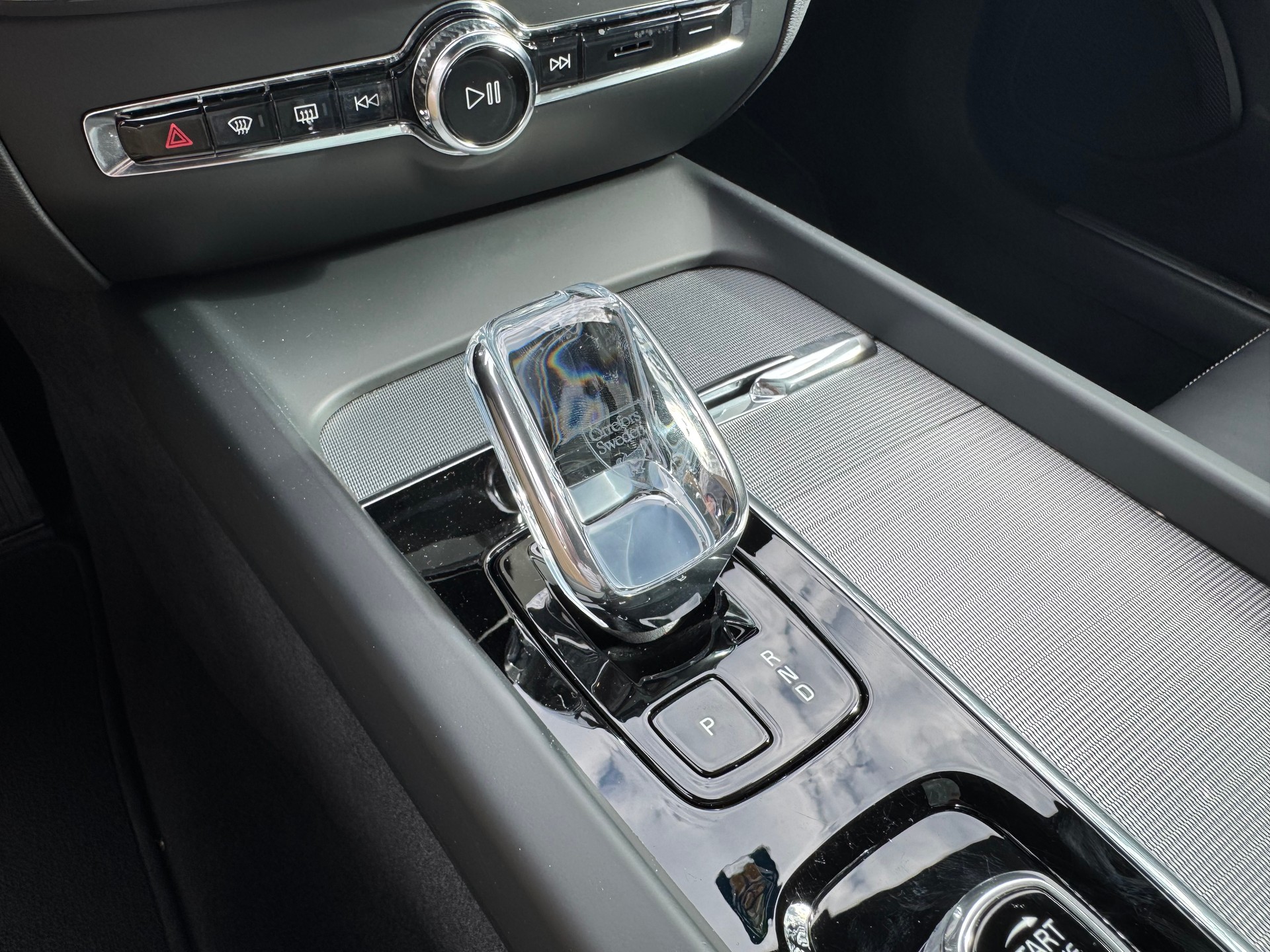 VOLVO V60 B4 MHD Ultra Dark DCT-image-21