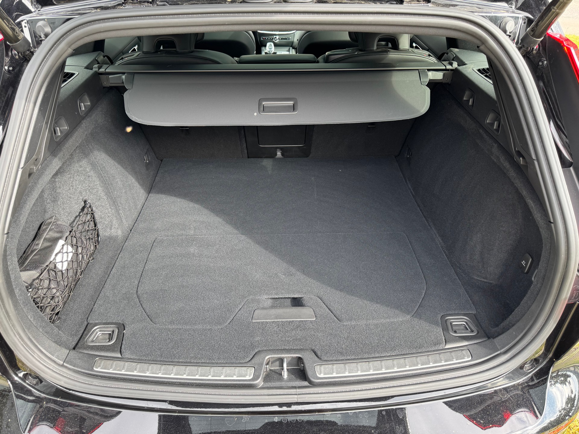 VOLVO V60 B4 MHD Ultra Dark DCT-image-4