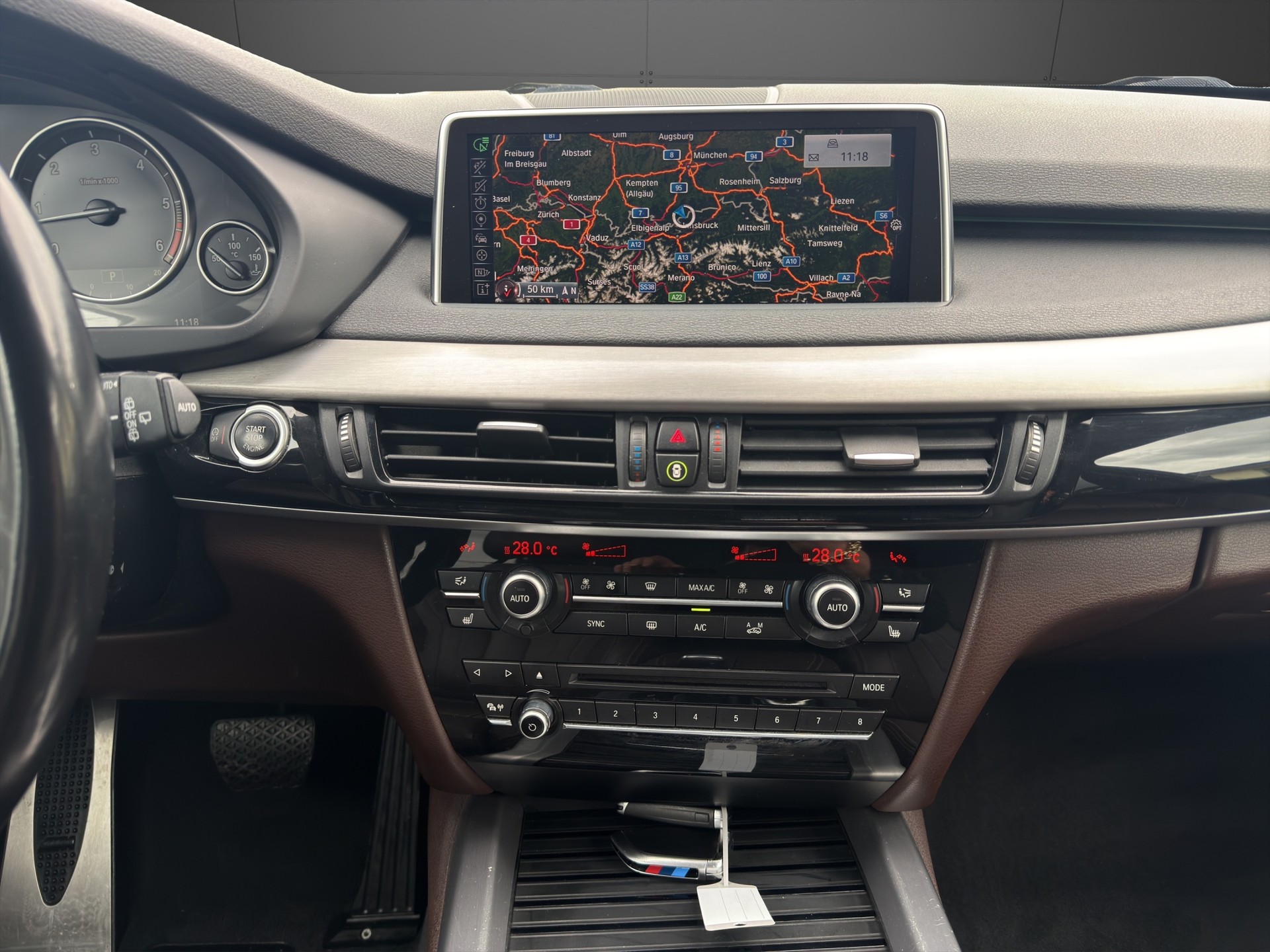 BMW X5 xDrive 40d Steptronic-image-12