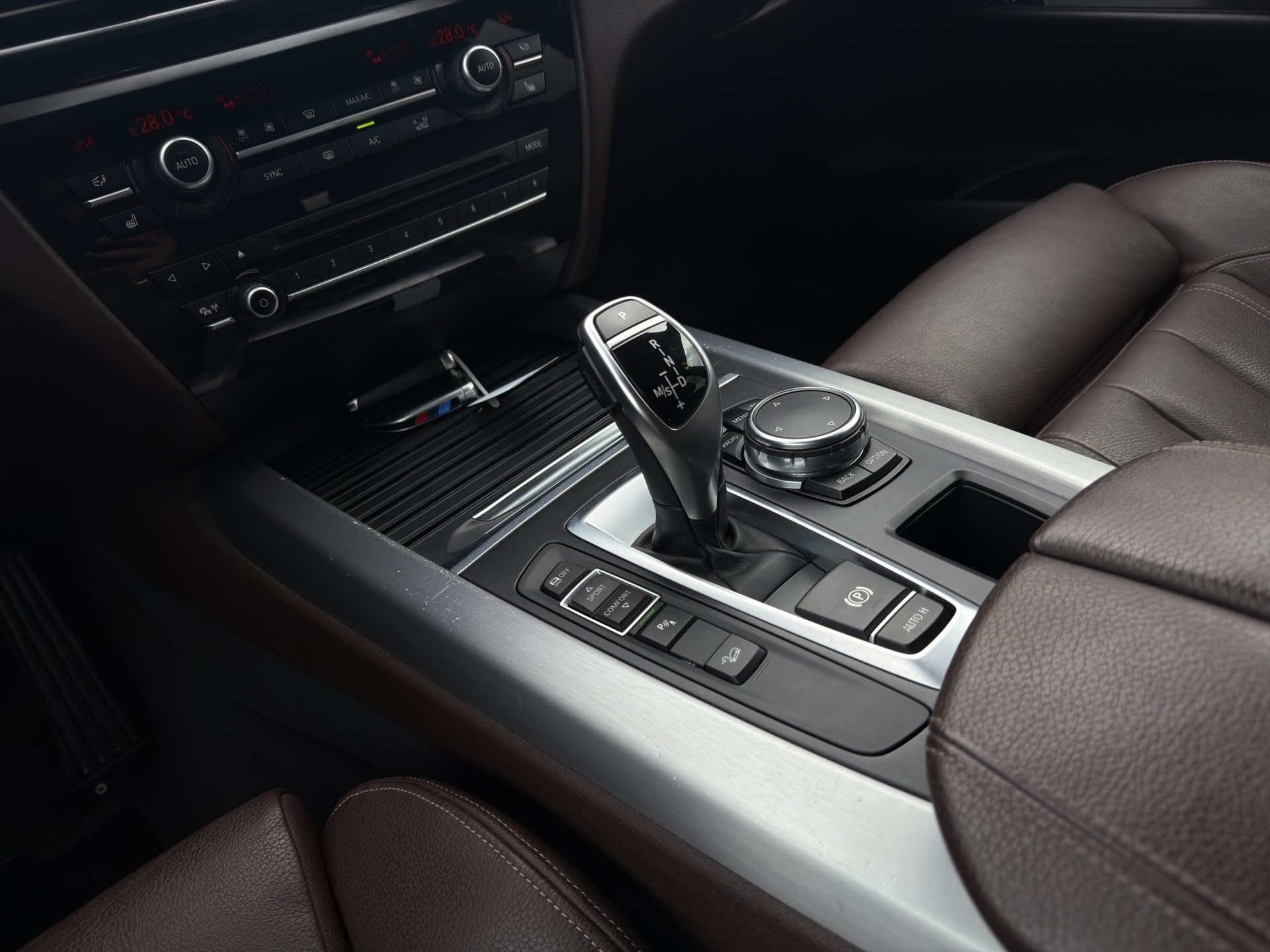 BMW X5 xDrive 40d Steptronic-image-16