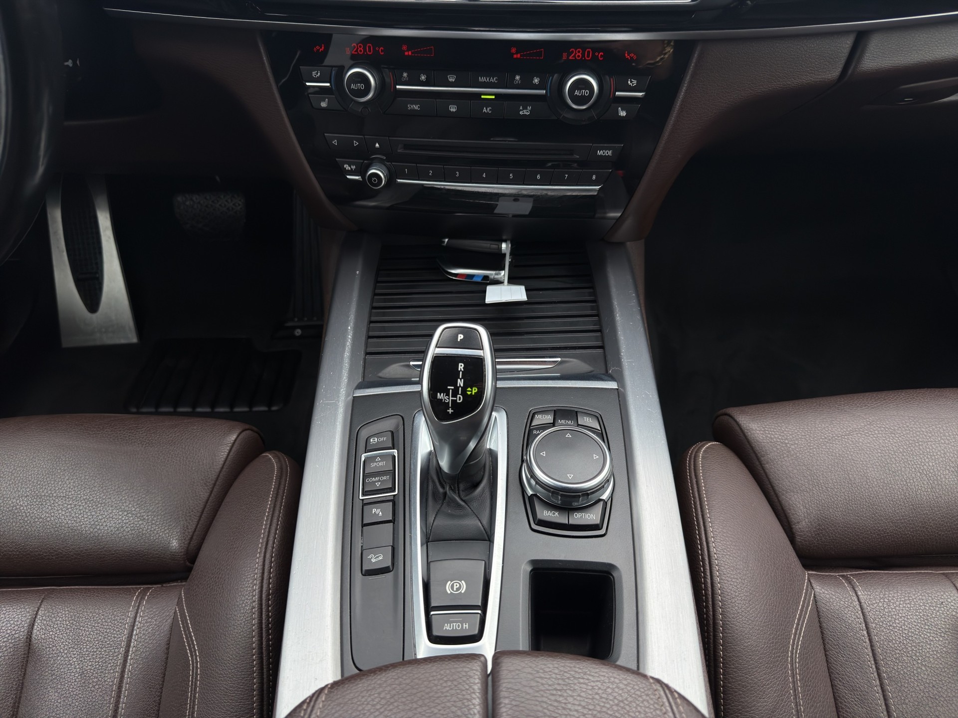 BMW X5 xDrive 40d Steptronic-image-15