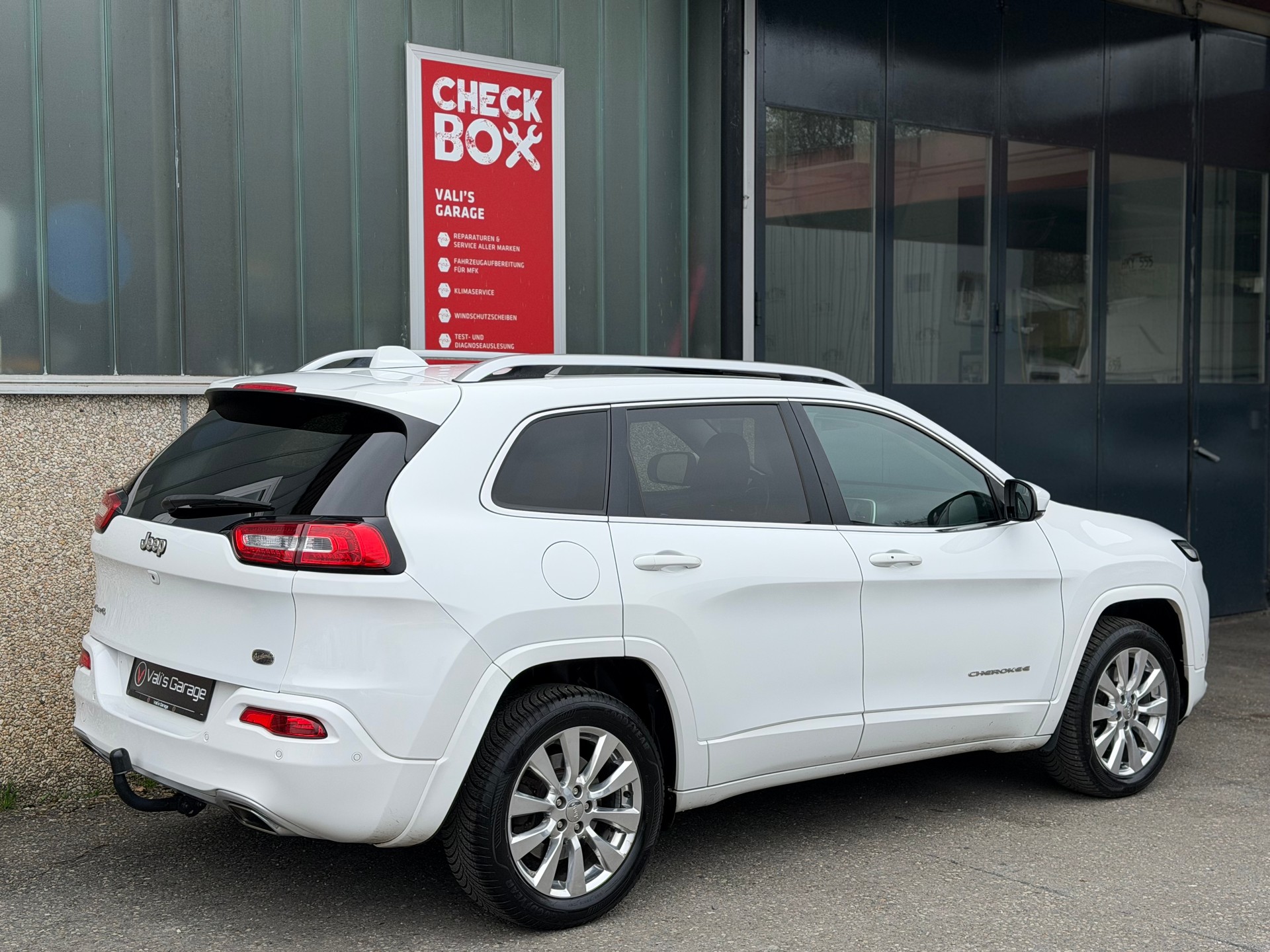 JEEP Cherokee 2.2TD Overland AWD 9ATX AD-image-5