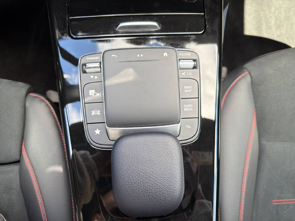 MERCEDES-BENZ A 200 AMG Line 4m-image-12