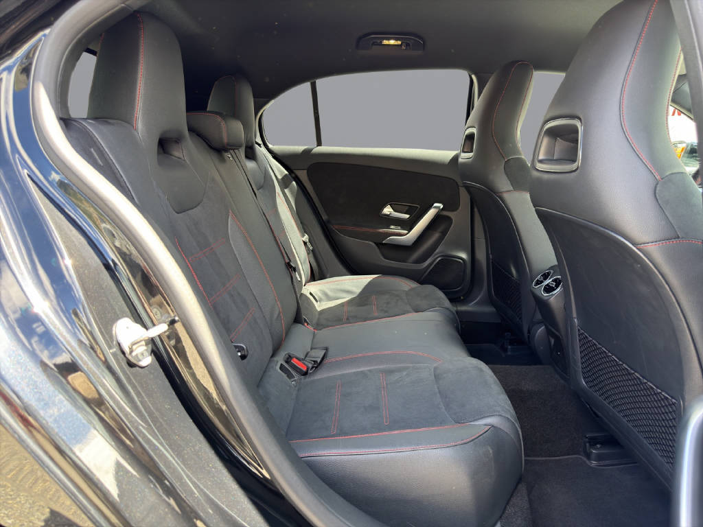 MERCEDES-BENZ A 200 AMG Line 4m-image-13