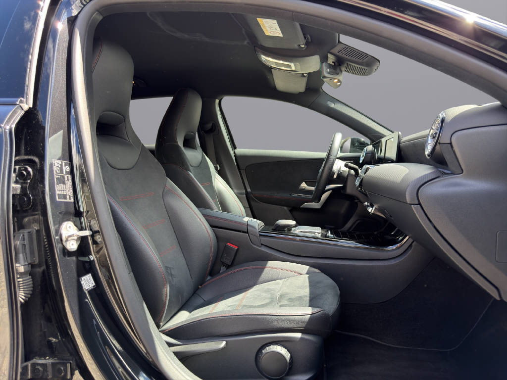 MERCEDES-BENZ A 200 AMG Line 4m-image-15