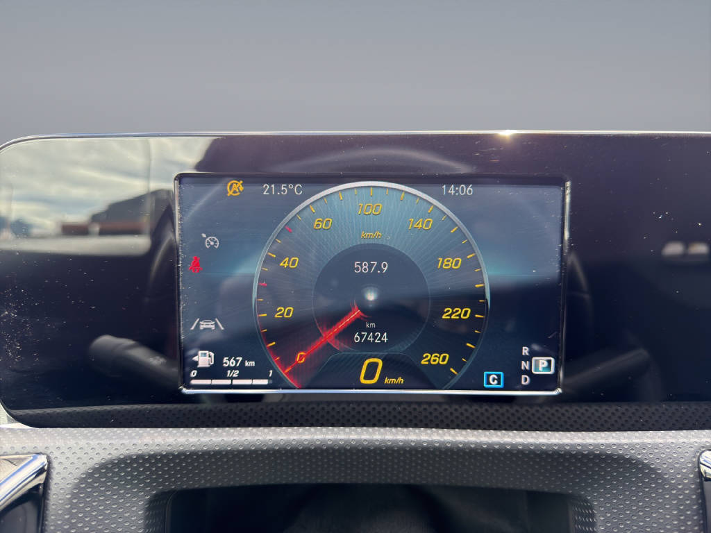 MERCEDES-BENZ A 200 AMG Line 4m-image-10