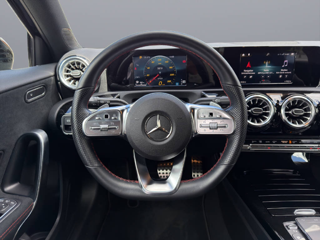 MERCEDES-BENZ A 200 AMG Line 4m-image-9