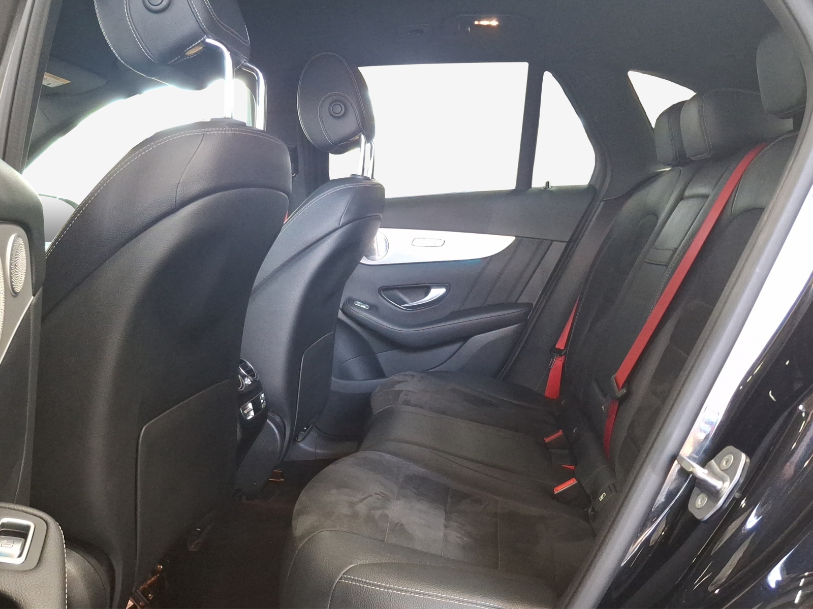 MERCEDES-BENZ GLC 250 Runout Edition 4Matic 9G-Tronic-image-11