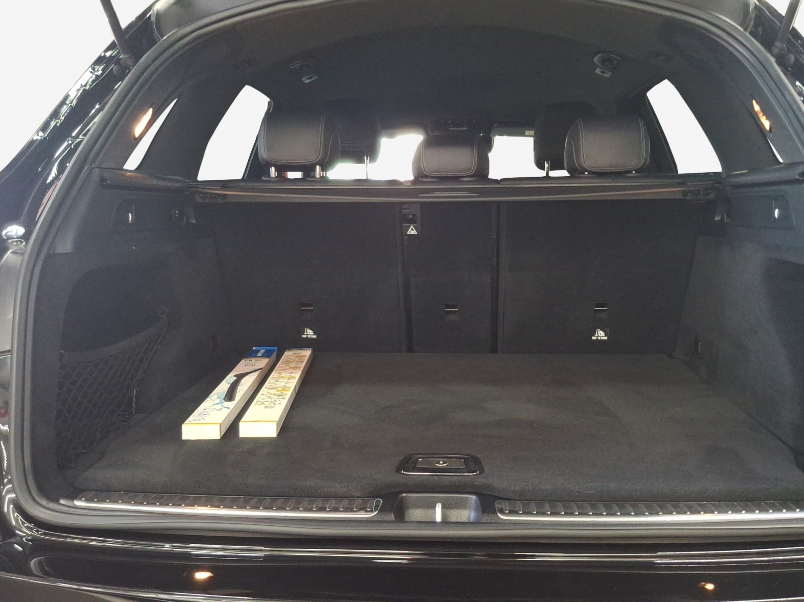 MERCEDES-BENZ GLC 250 Runout Edition 4Matic 9G-Tronic-image-12