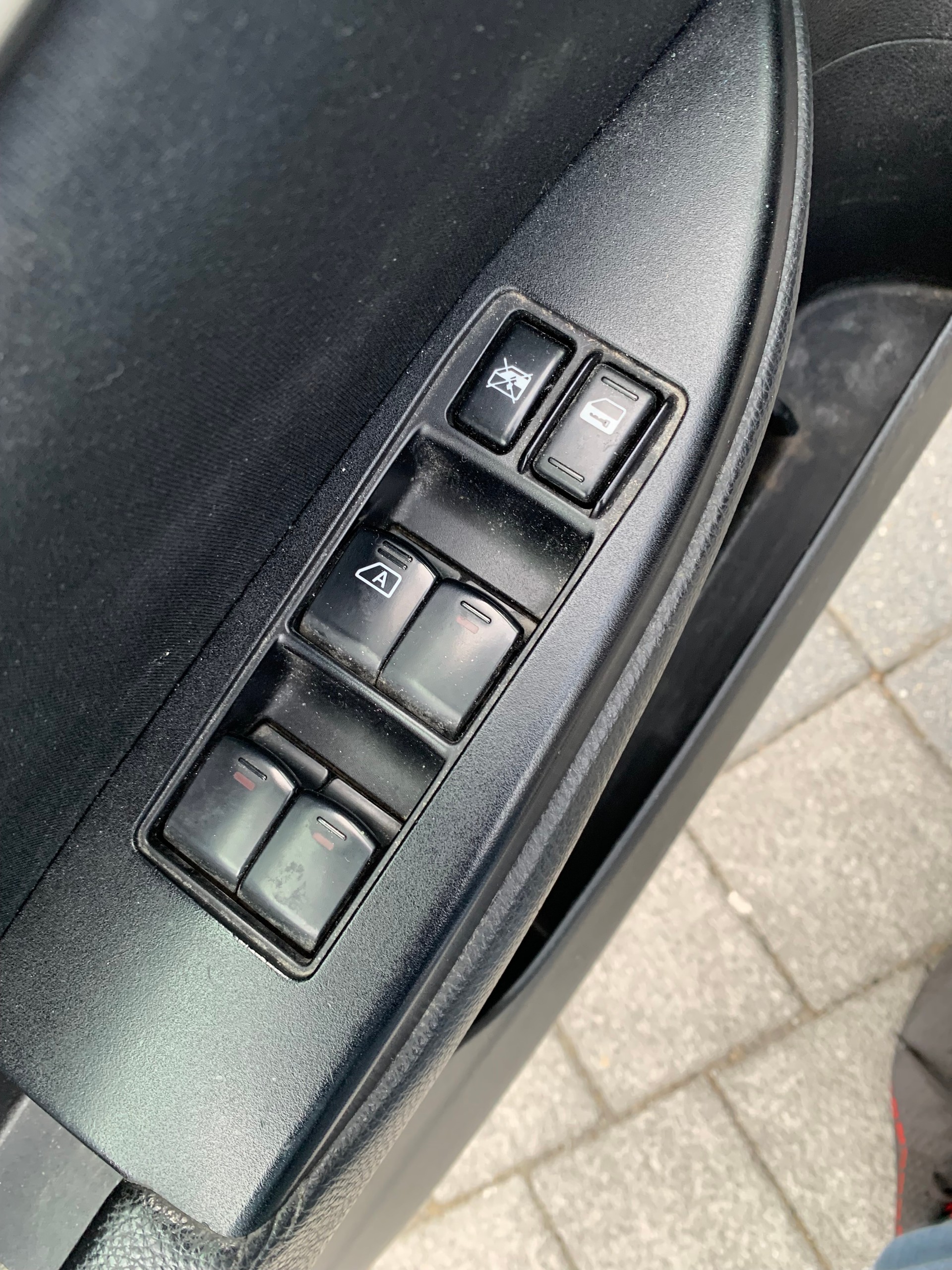 SUBARU Legacy 2.0D Swiss Special AWD-image-9