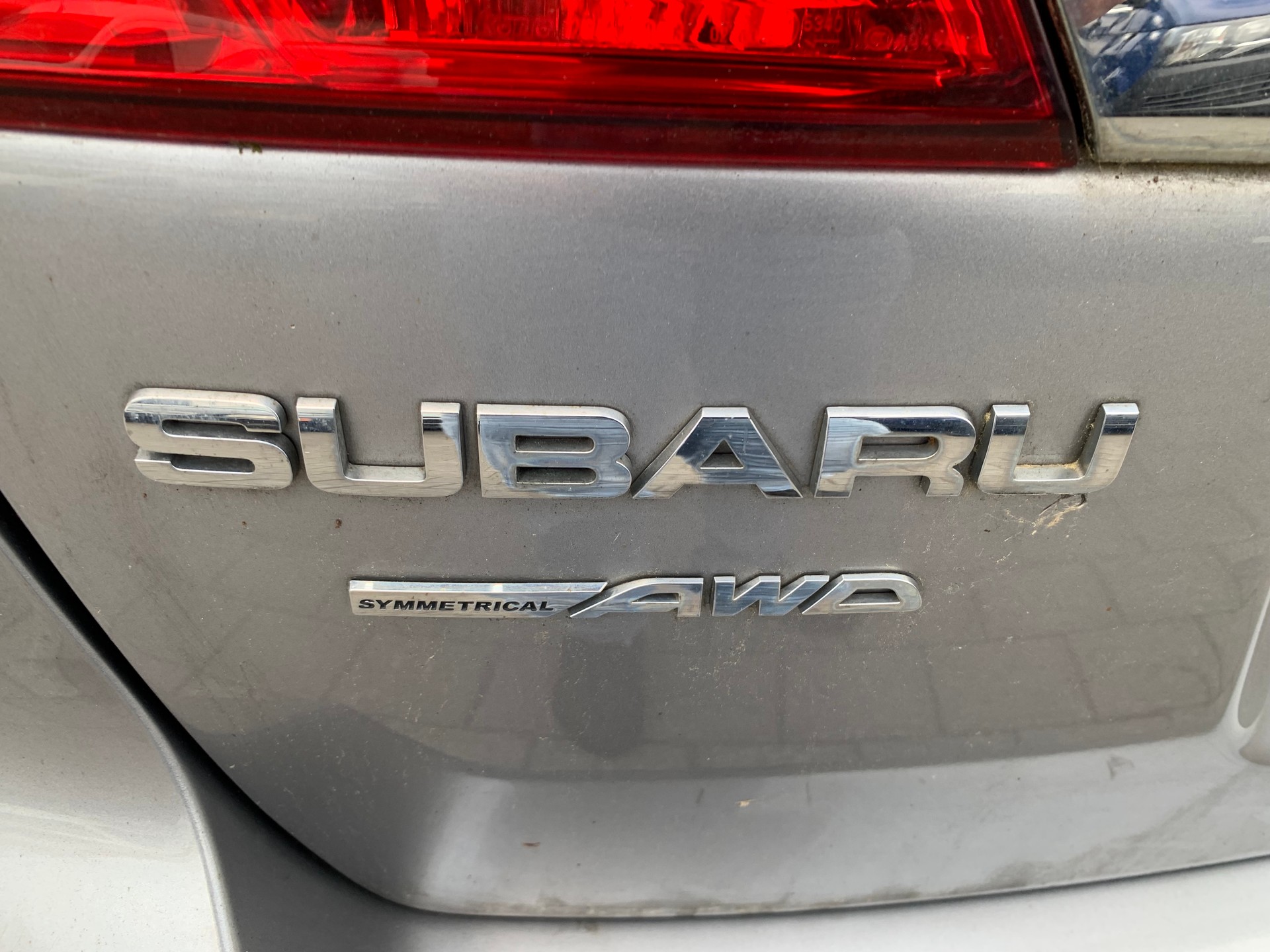 SUBARU Legacy 2.0D Swiss Special AWD-image-5