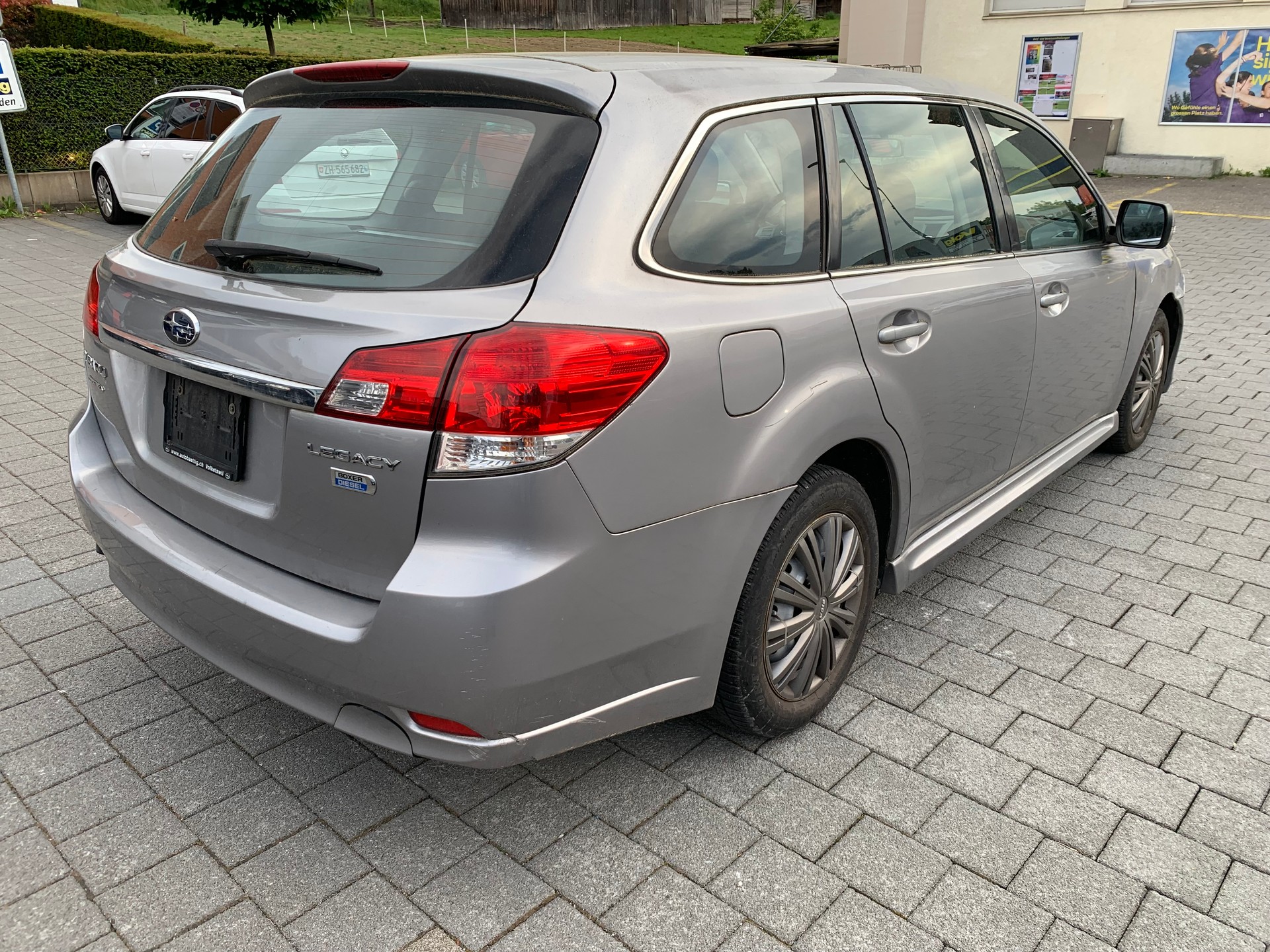 SUBARU Legacy 2.0D Swiss Special AWD-image-2