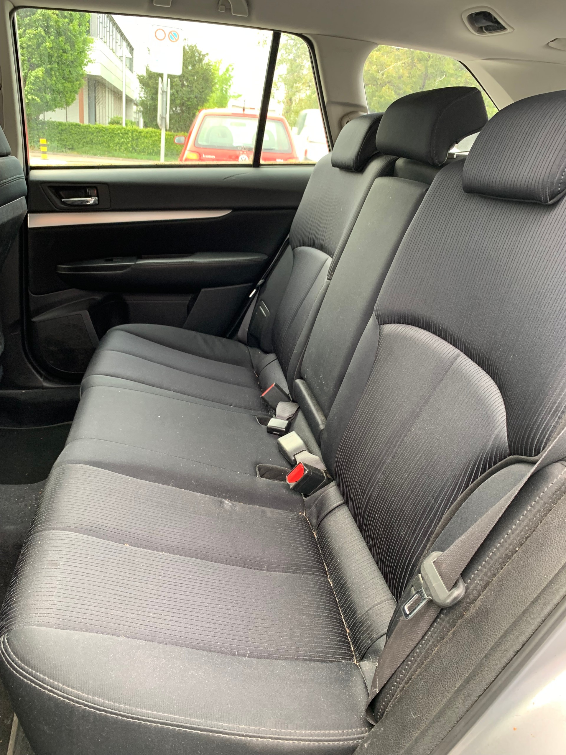 SUBARU Legacy 2.0D Swiss Special AWD-image-7