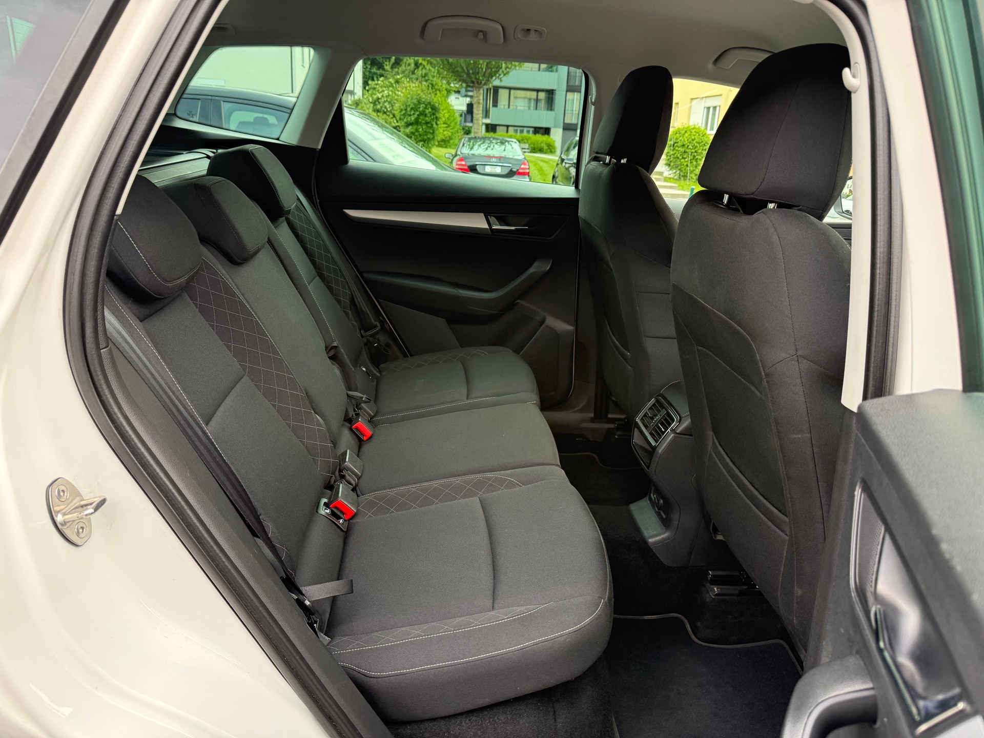 SKODA Karoq 2.0 TDI Ambition 4x4 DSG-image-12