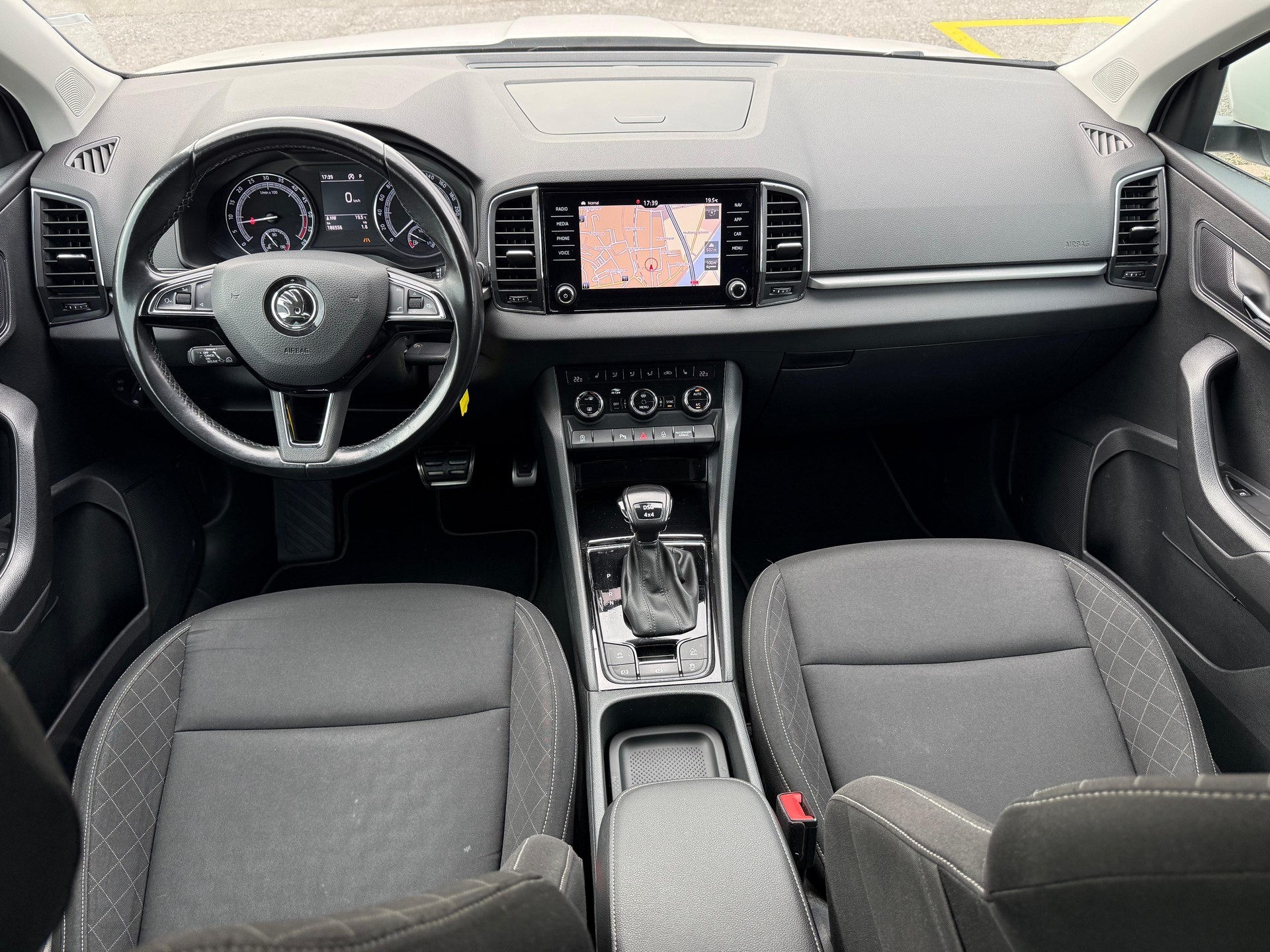 SKODA Karoq 2.0 TDI Ambition 4x4 DSG-image-16
