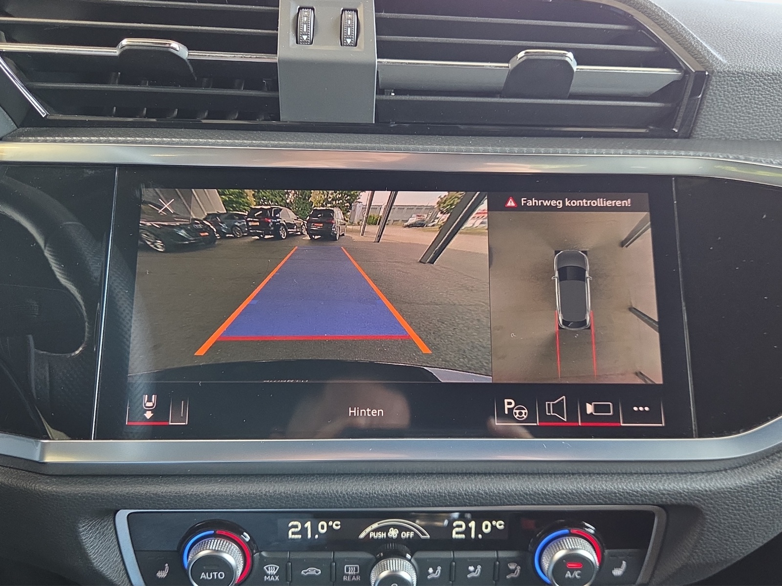 AUDI Q3 Sportback 35 TFSI S line Attraction S-tronic-image-15