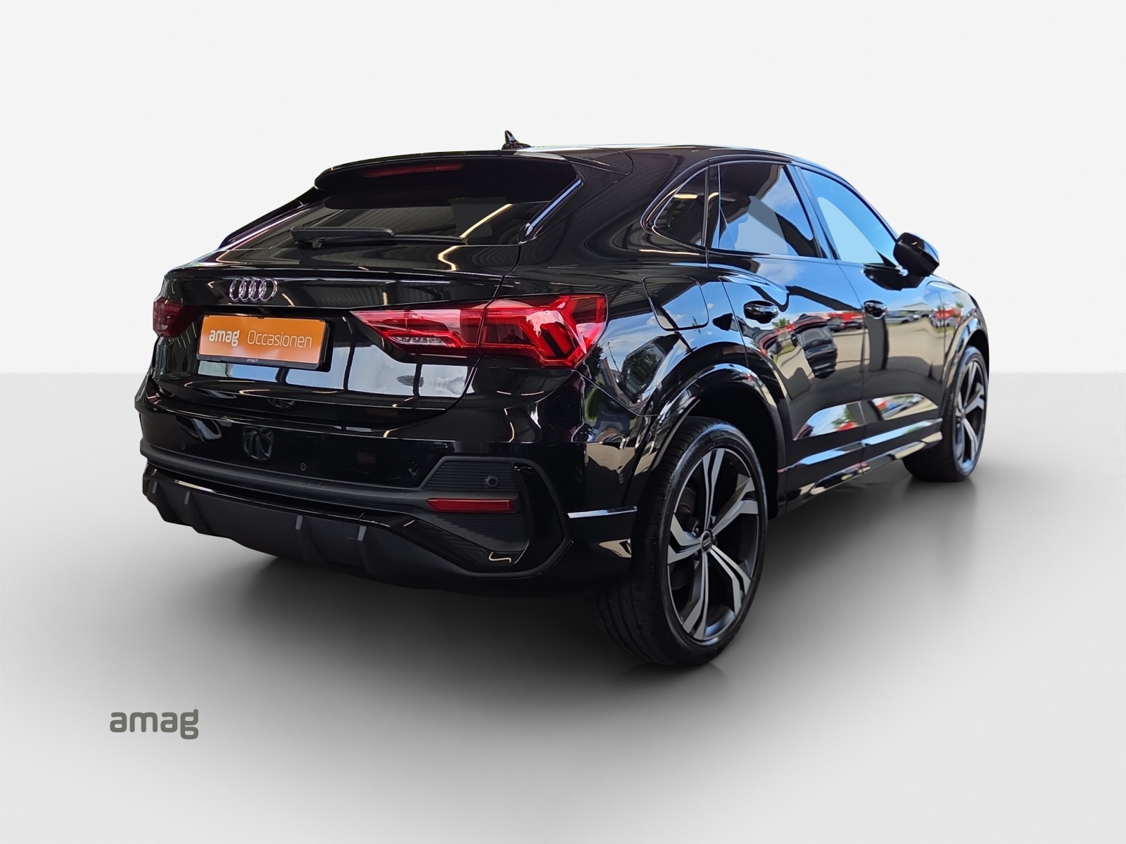 AUDI Q3 Sportback 35 TFSI S line Attraction S-tronic-image-4