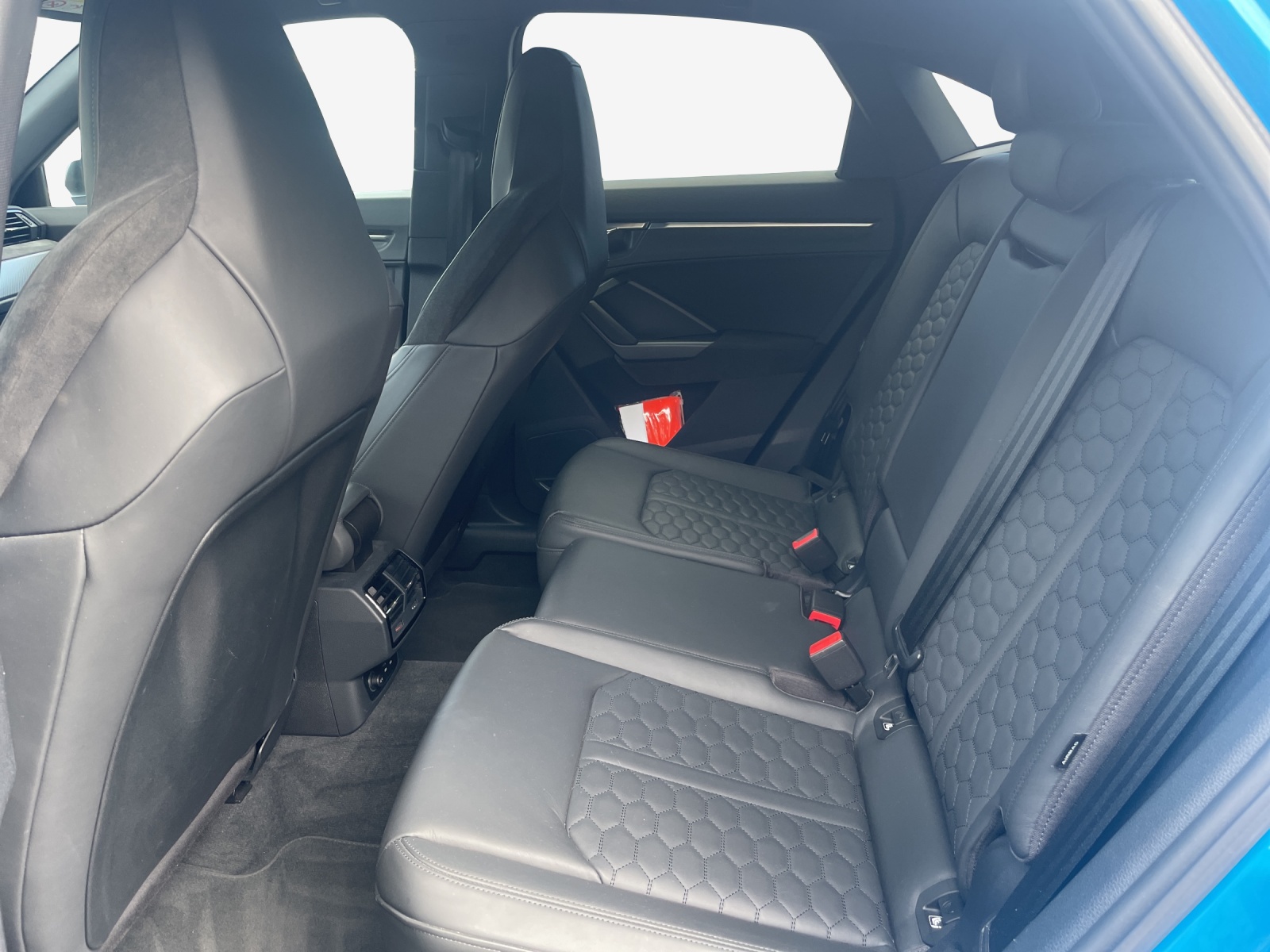 AUDI RS Q3 Sportback quattro S tronic-image-11