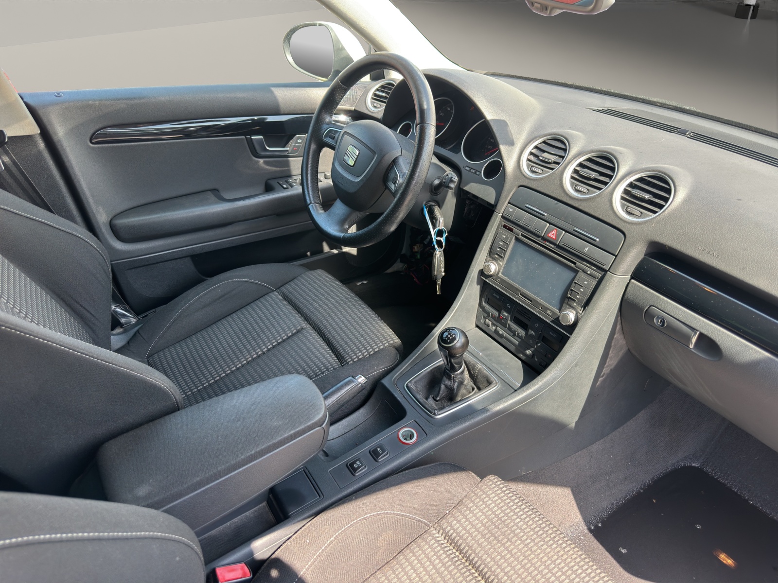 SEAT Exeo ST 1.8 TSI Advantage-image-13