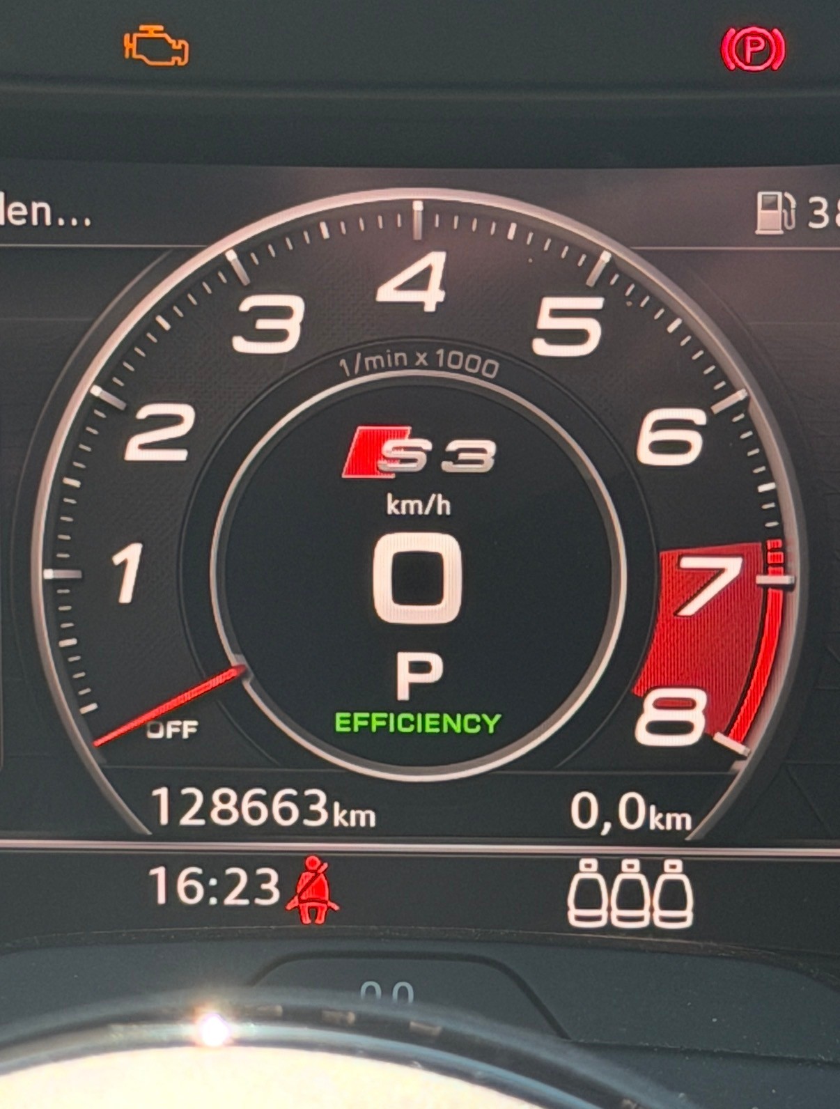 AUDI 2.0 T FSI quattro S-Tronic-image-5