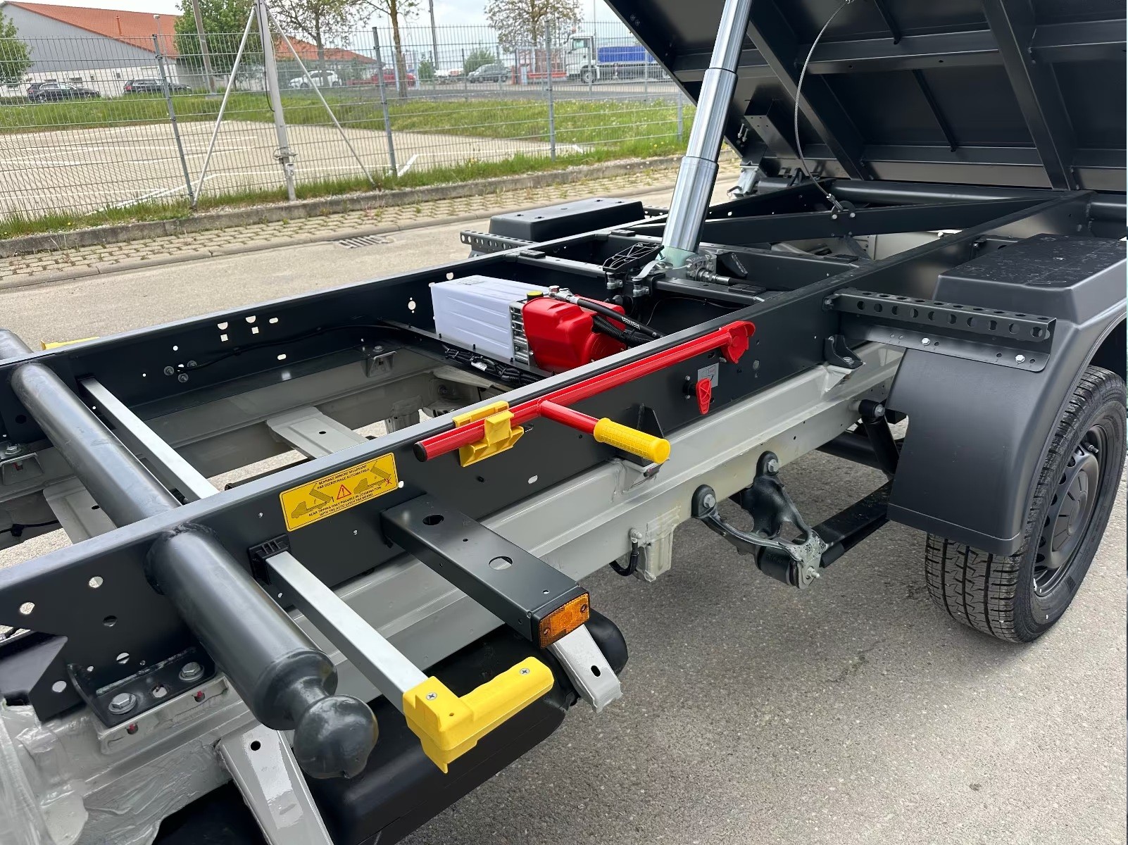 MAN TGE 3.5 4x4 Automat 3-Seitenkipper-image-5