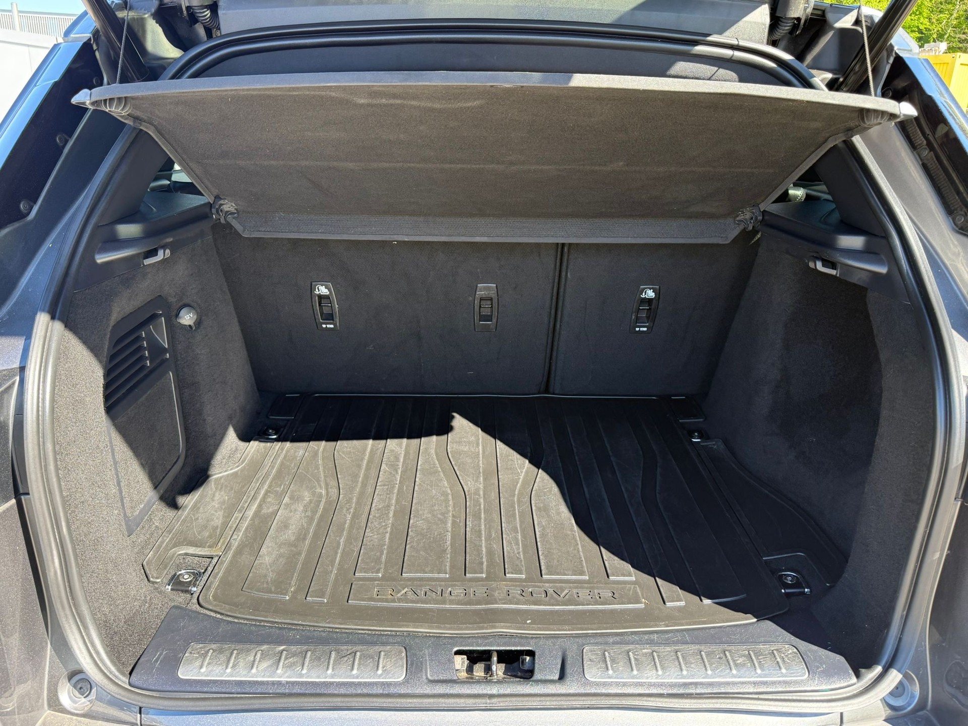 LAND ROVER Range Rover Evoque 2.0 Si4 HSE Dynamic AT9-image-14
