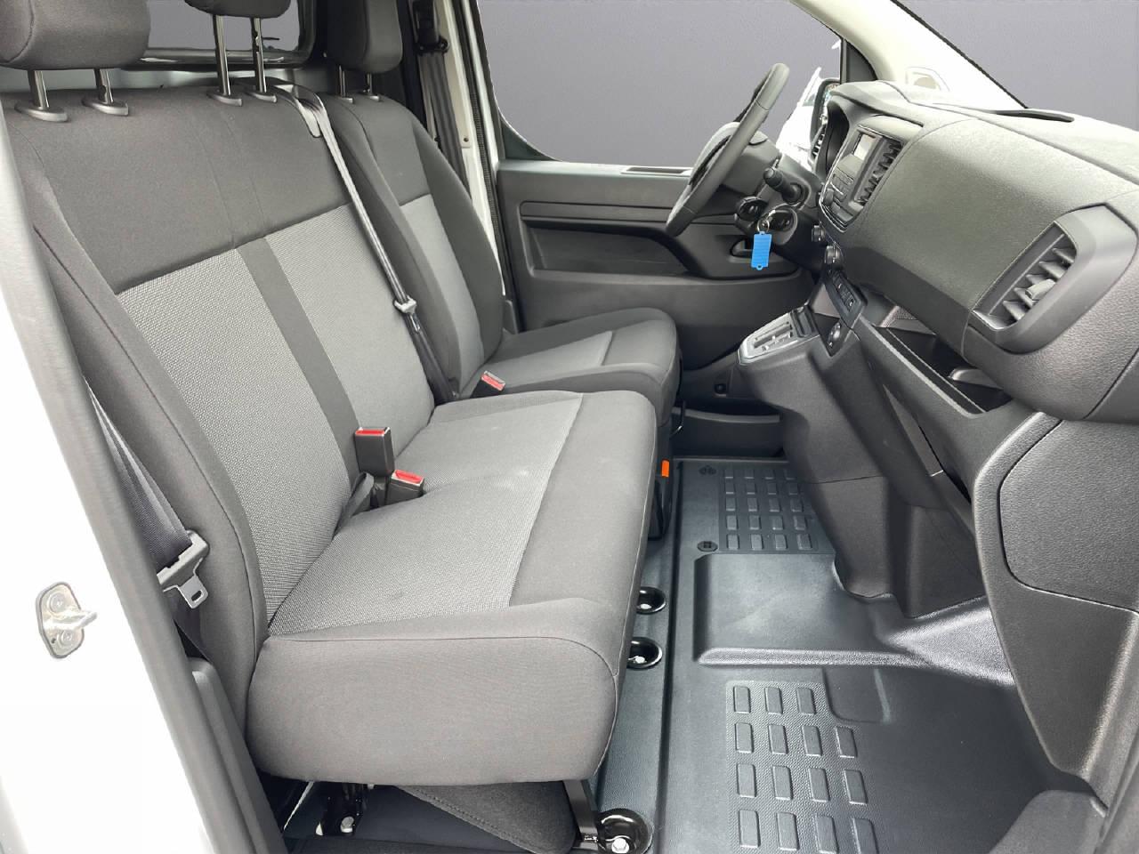 PEUGEOT e-Expert Kaw. Standard 75 kWh Premium-image-8