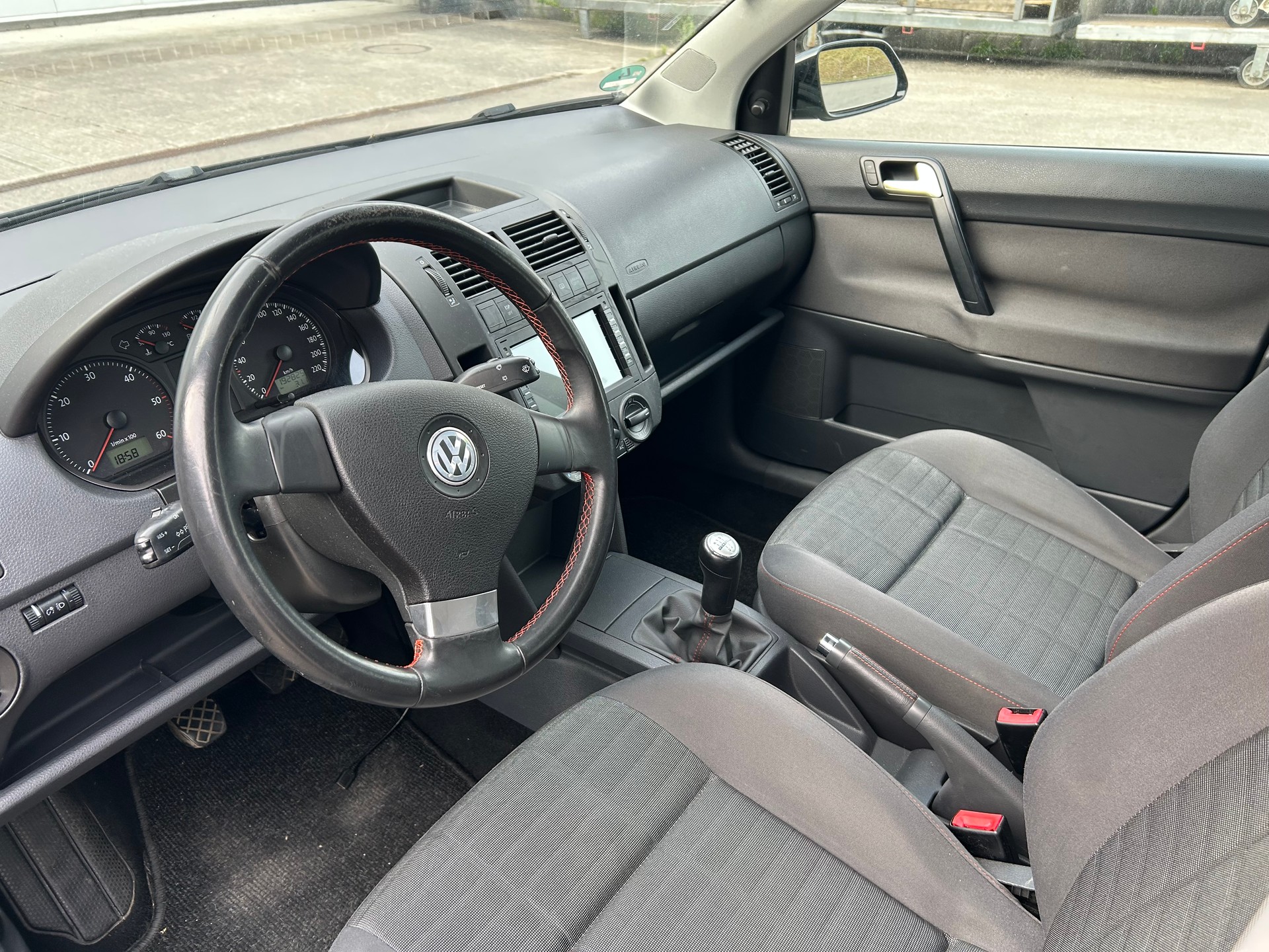 VW Polo 1.9 TDI Goal-image-6