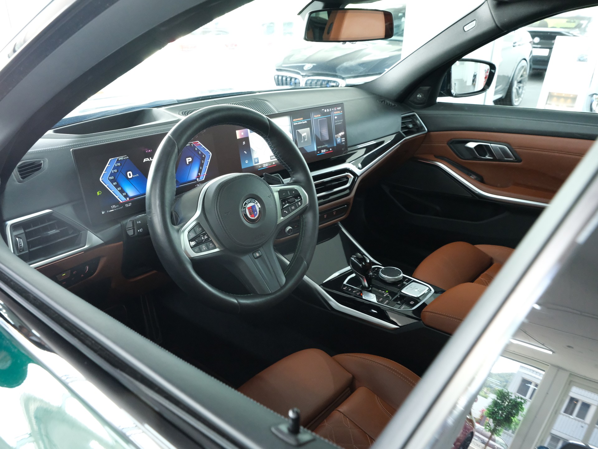 BMW-ALPINA B3 BiTurbo Touring 3.0 xDrive Switch-Tronic *BMW Werksgarantie * *Panorama* *Head up Display*-image-19