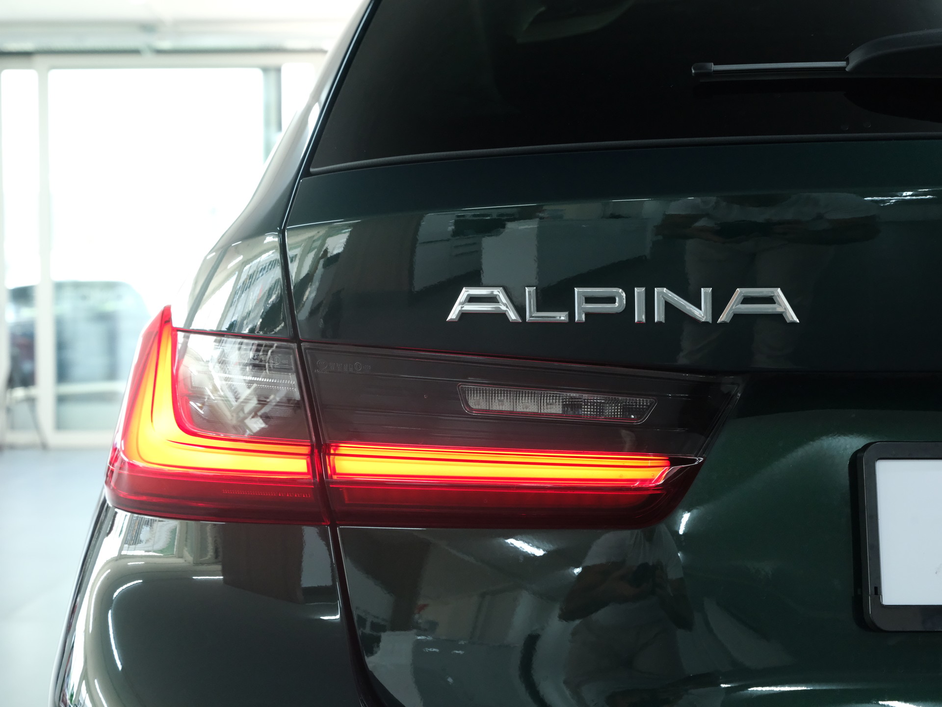 BMW-ALPINA B3 BiTurbo Touring 3.0 xDrive Switch-Tronic *BMW Werksgarantie * *Panorama* *Head up Display*-image-14