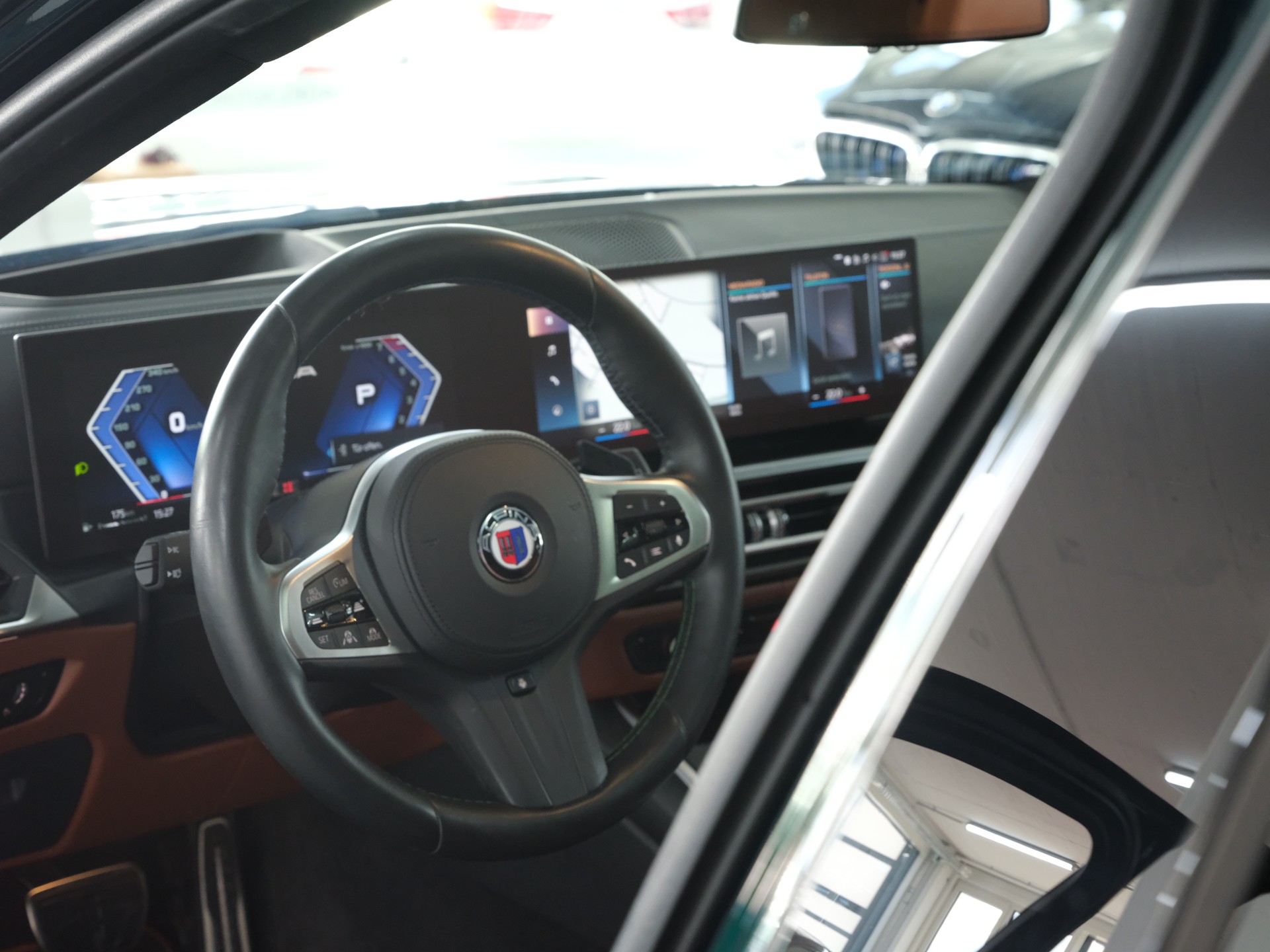 BMW-ALPINA B3 BiTurbo Touring 3.0 xDrive Switch-Tronic *BMW Werksgarantie * *Panorama* *Head up Display*-image-18