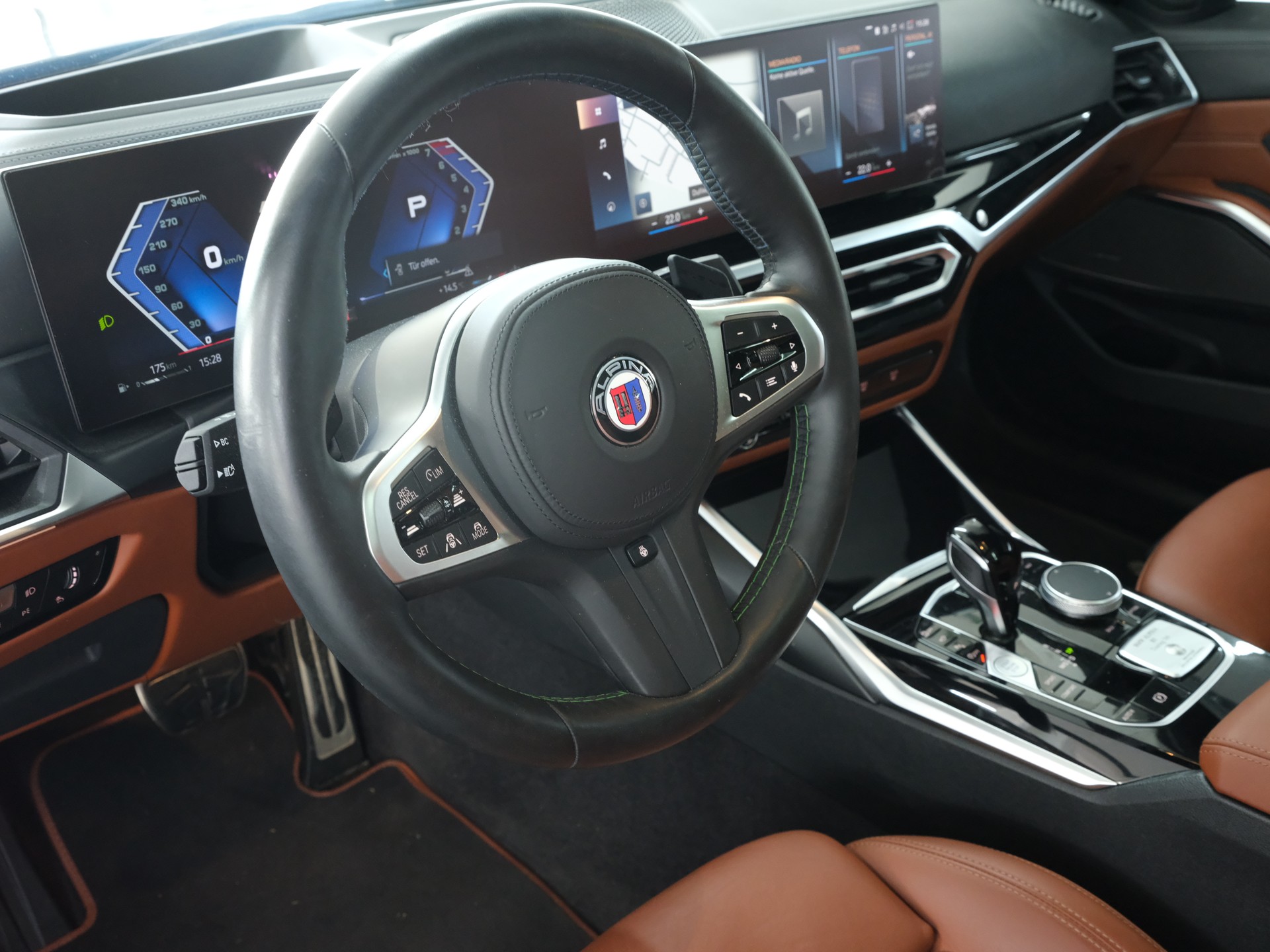 BMW-ALPINA B3 BiTurbo Touring 3.0 xDrive Switch-Tronic *BMW Werksgarantie * *Panorama* *Head up Display*-image-22