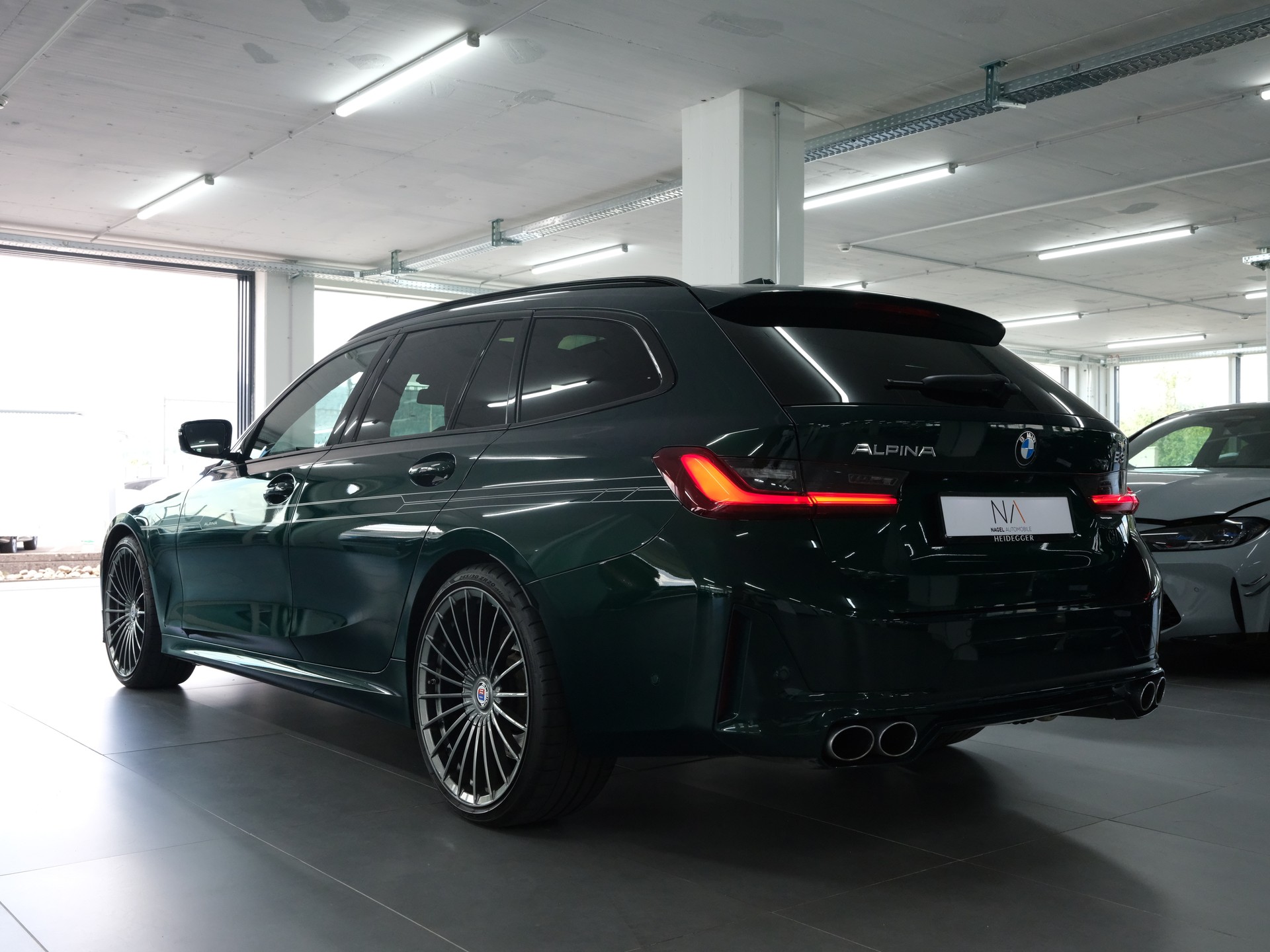 BMW-ALPINA B3 BiTurbo Touring 3.0 xDrive Switch-Tronic *BMW Werksgarantie * *Panorama* *Head up Display*-image-4