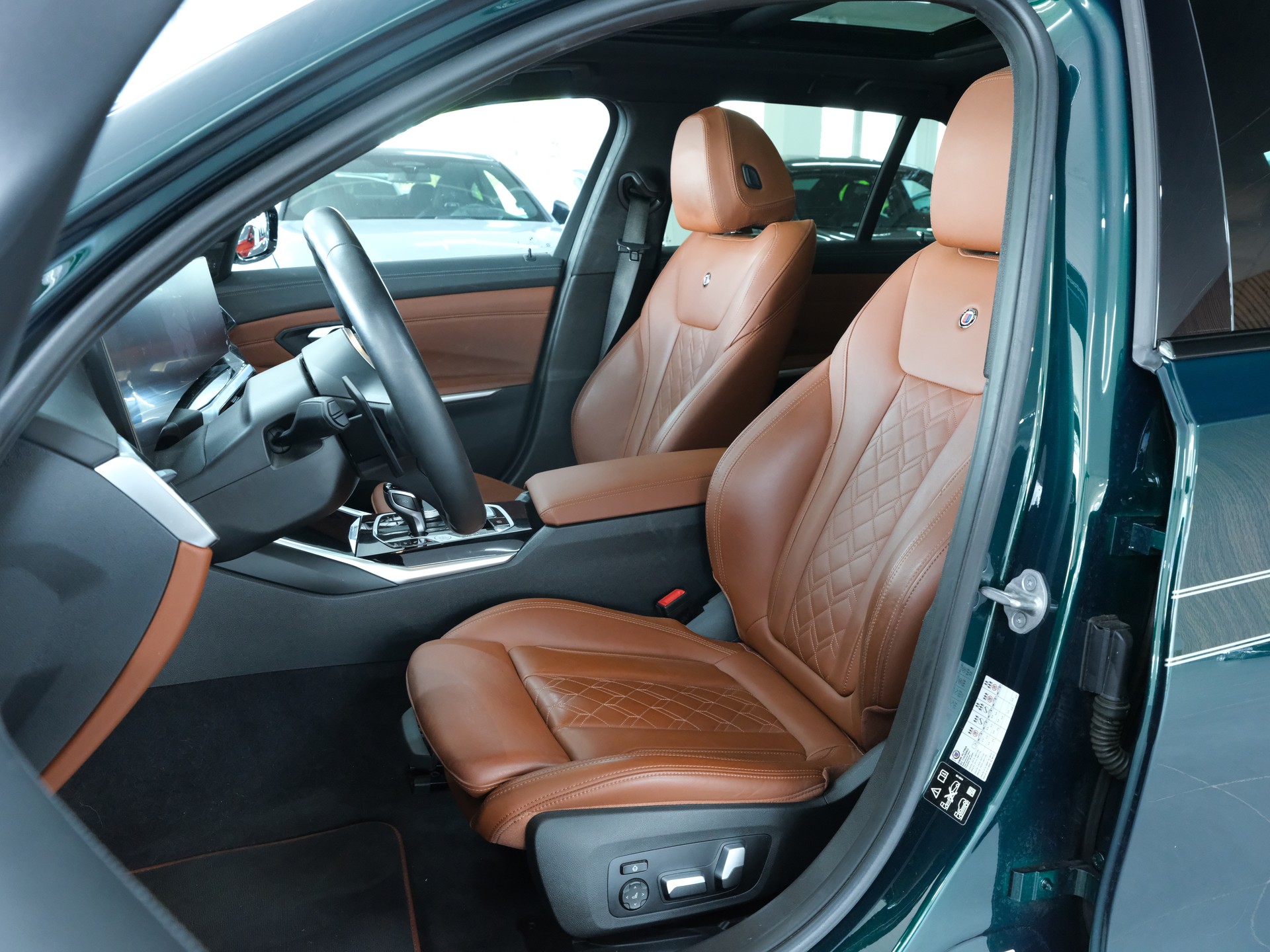 BMW-ALPINA B3 BiTurbo Touring 3.0 xDrive Switch-Tronic *BMW Werksgarantie * *Panorama* *Head up Display*-image-21