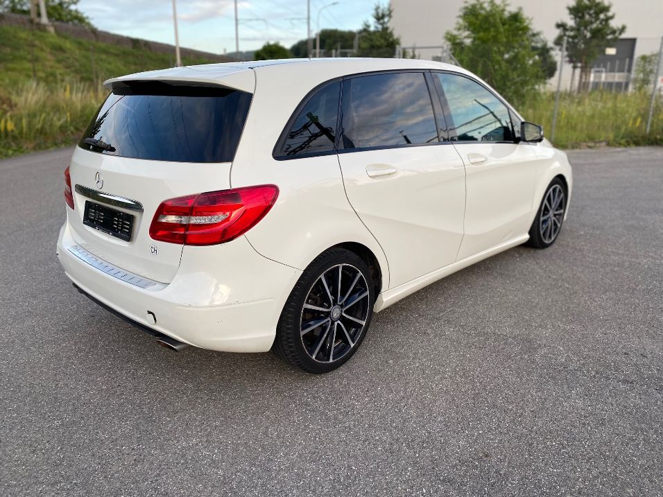 MERCEDES-BENZ B 180-image-3