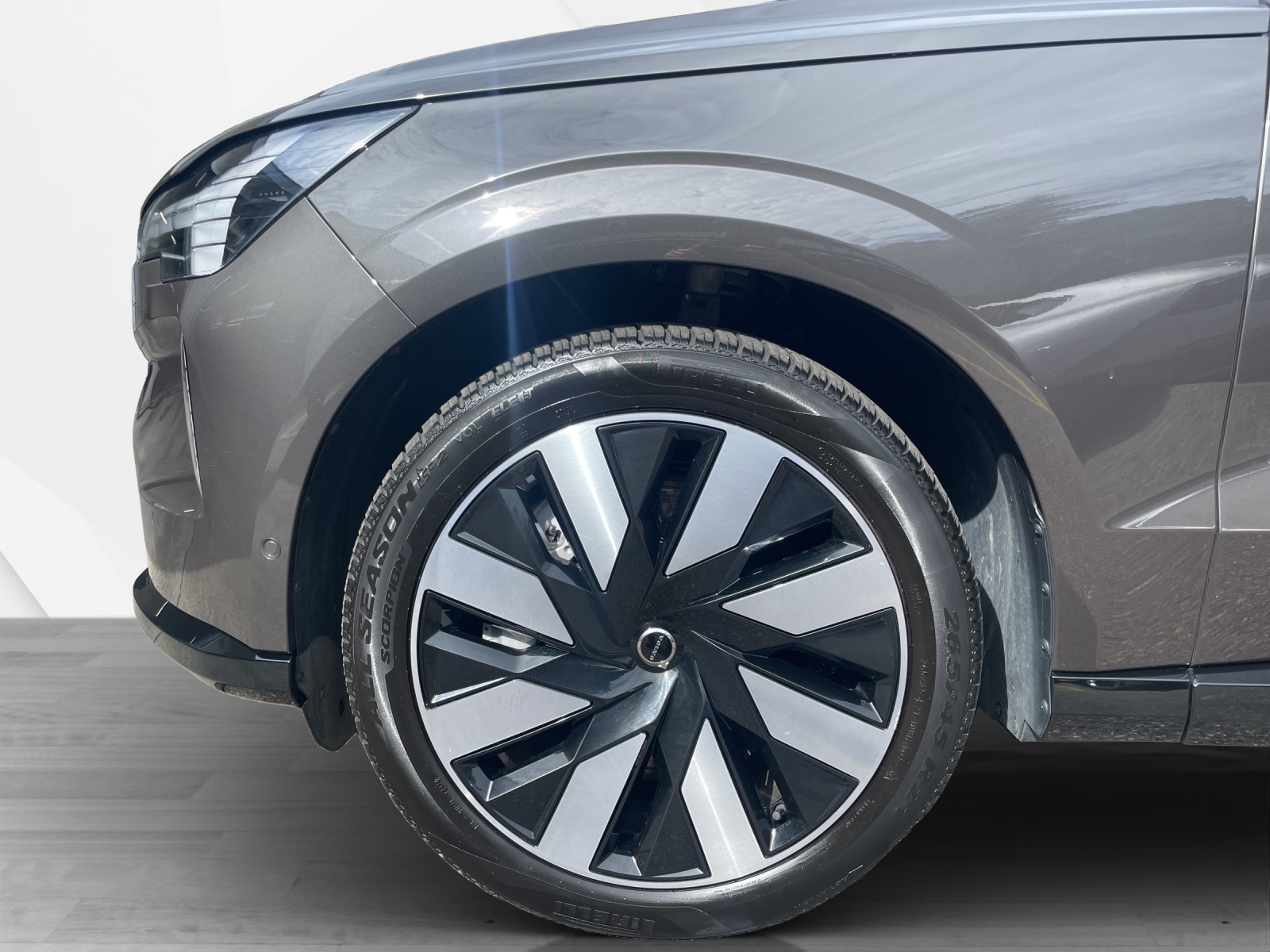 VOLVO EX90 Twin Plus AWD-image-8