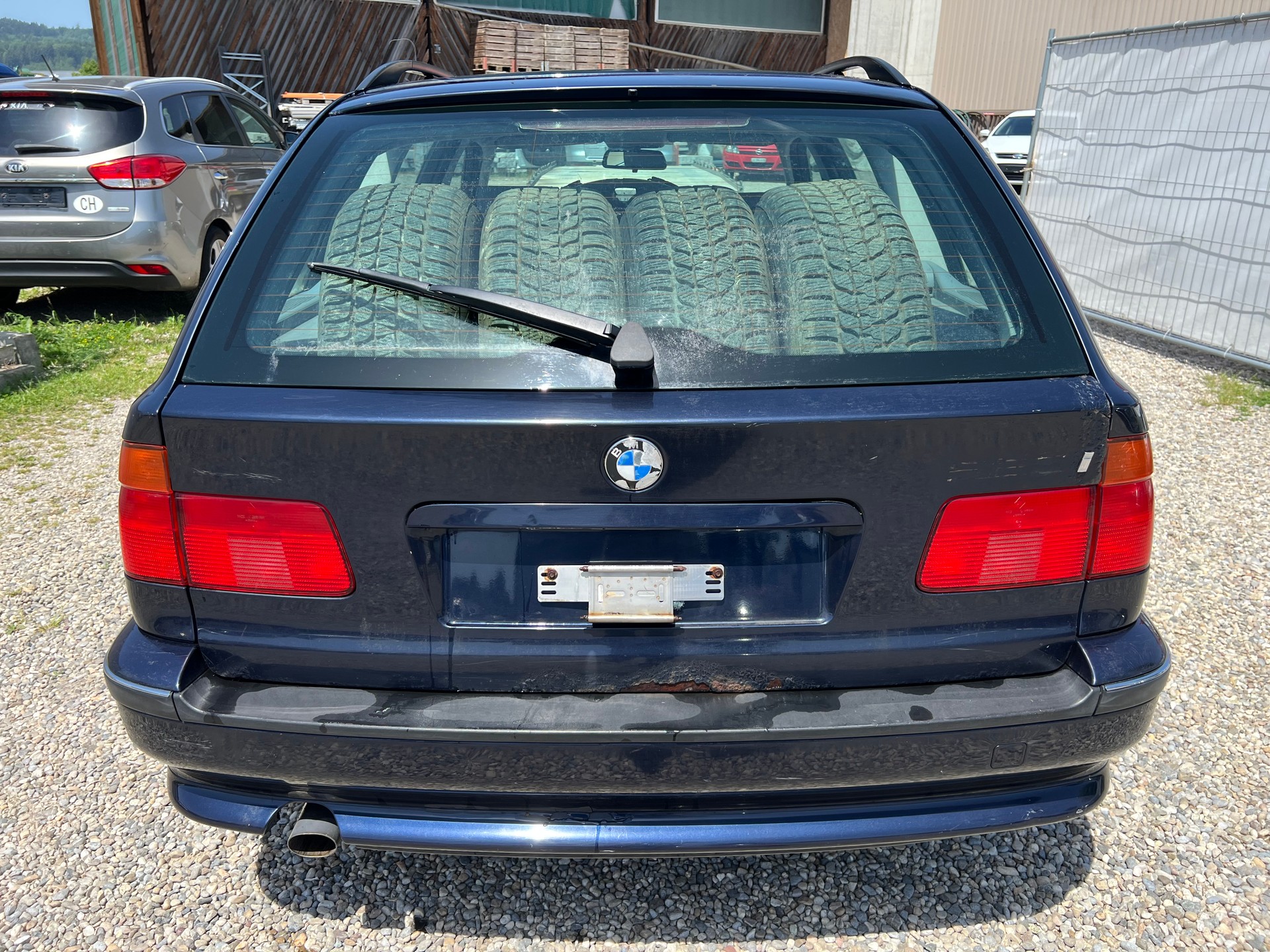 BMW 523i Touring-image-5