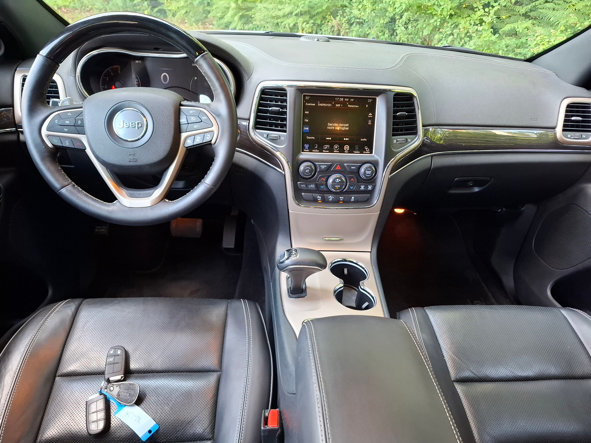 JEEP Grand Cherokee 3.0 CRD Overland Automatic-image-14