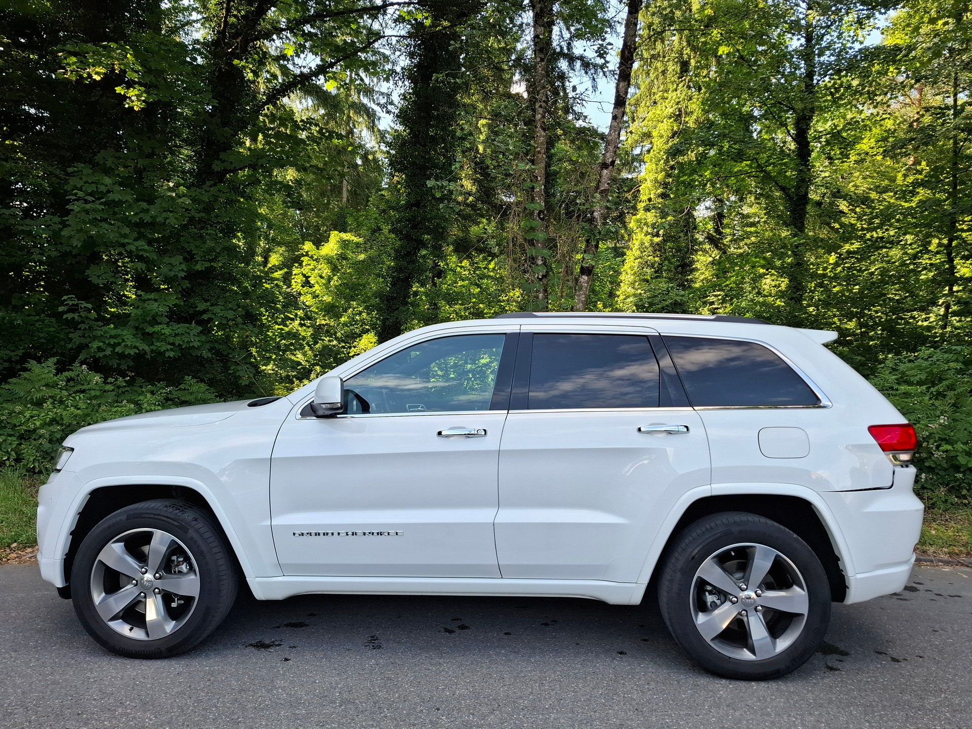 JEEP Grand Cherokee 3.0 CRD Overland Automatic-image-4