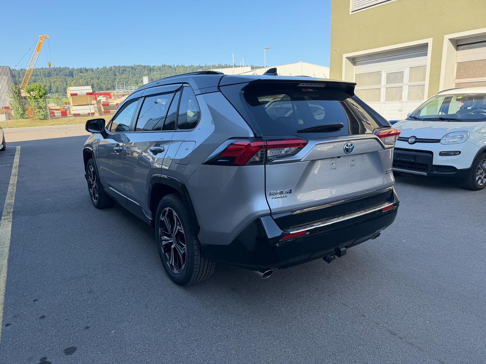 TOYOTA RAV-4 2.5 PHEV Platinum e-CVT 4WD-image-3