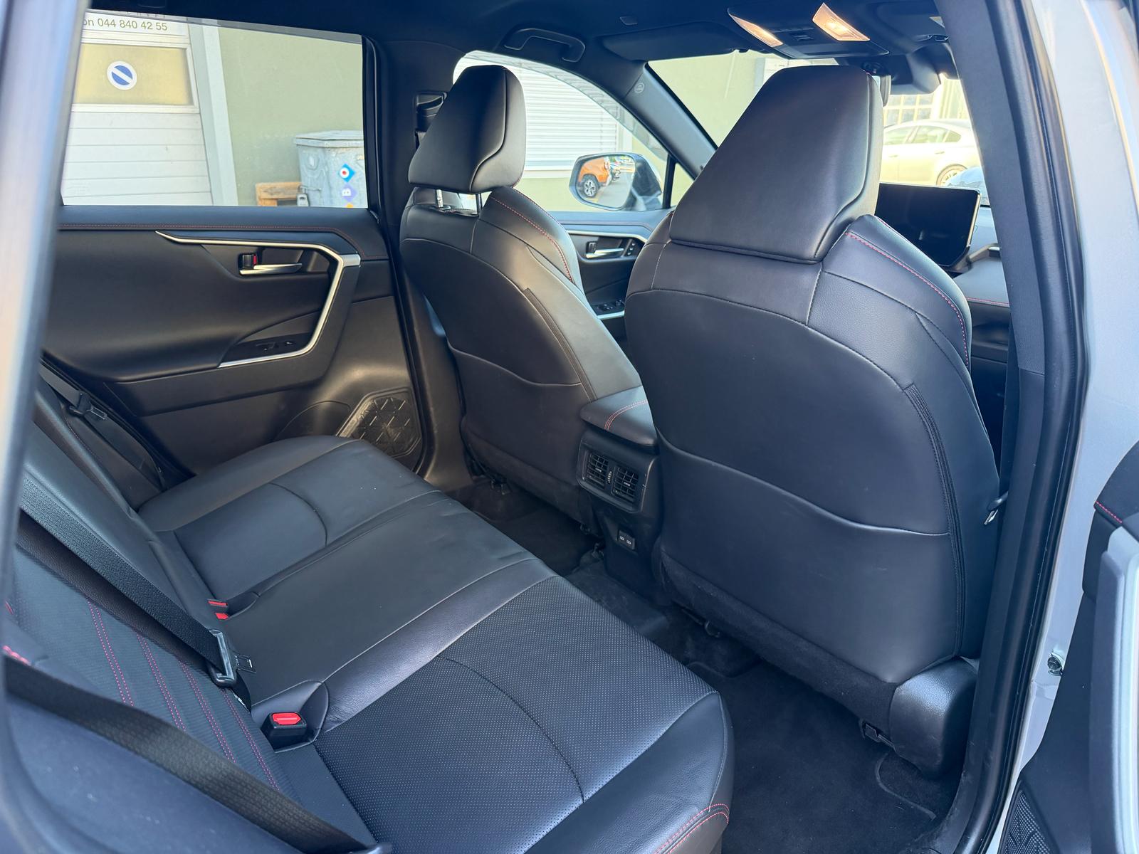 TOYOTA RAV-4 2.5 PHEV Platinum e-CVT 4WD-image-9
