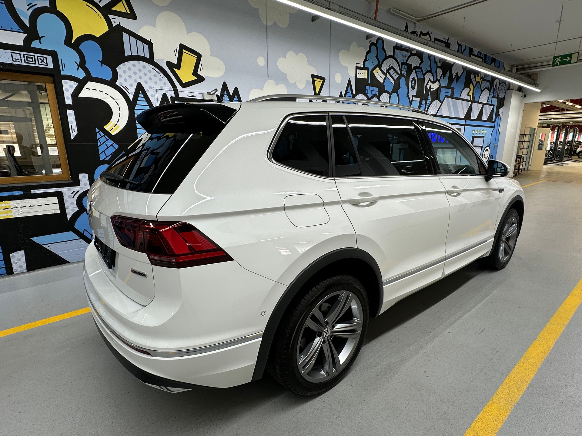 VW Tiguan Allspace 2.0 TDI SCR Highline 4MotionDSG-image-3