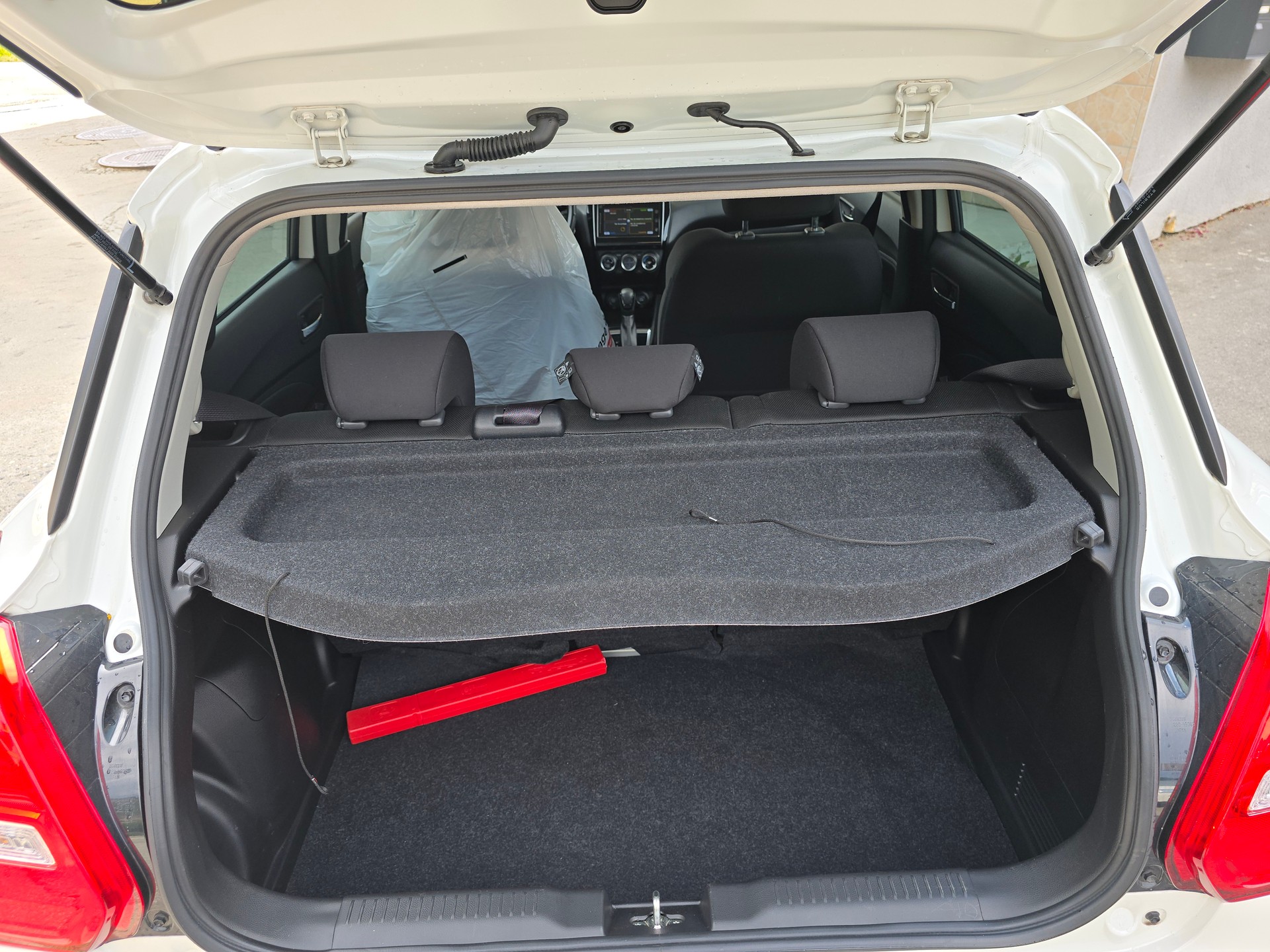 SUZUKI Swift 1.2 Compact + Hybrid CVT-image-9