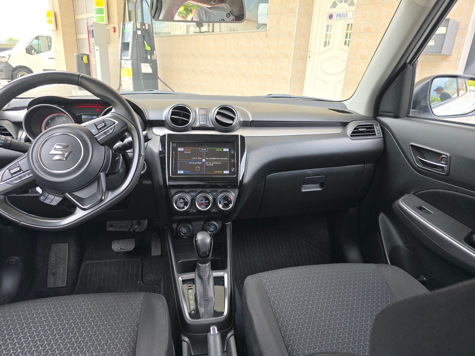 SUZUKI Swift 1.2 Compact + Hybrid CVT-image-7